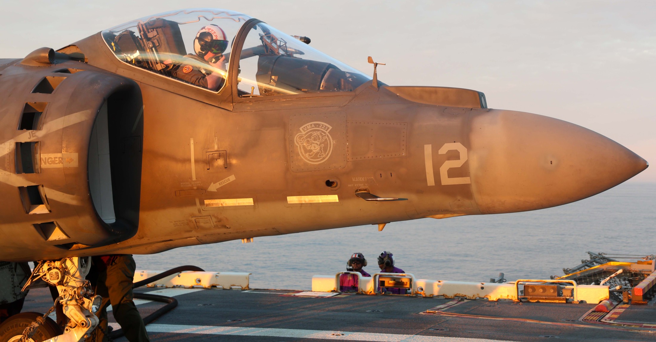 vma-223 bulldogs marine attack squadron av-8b harrier uss iwo jima lhd-7 133