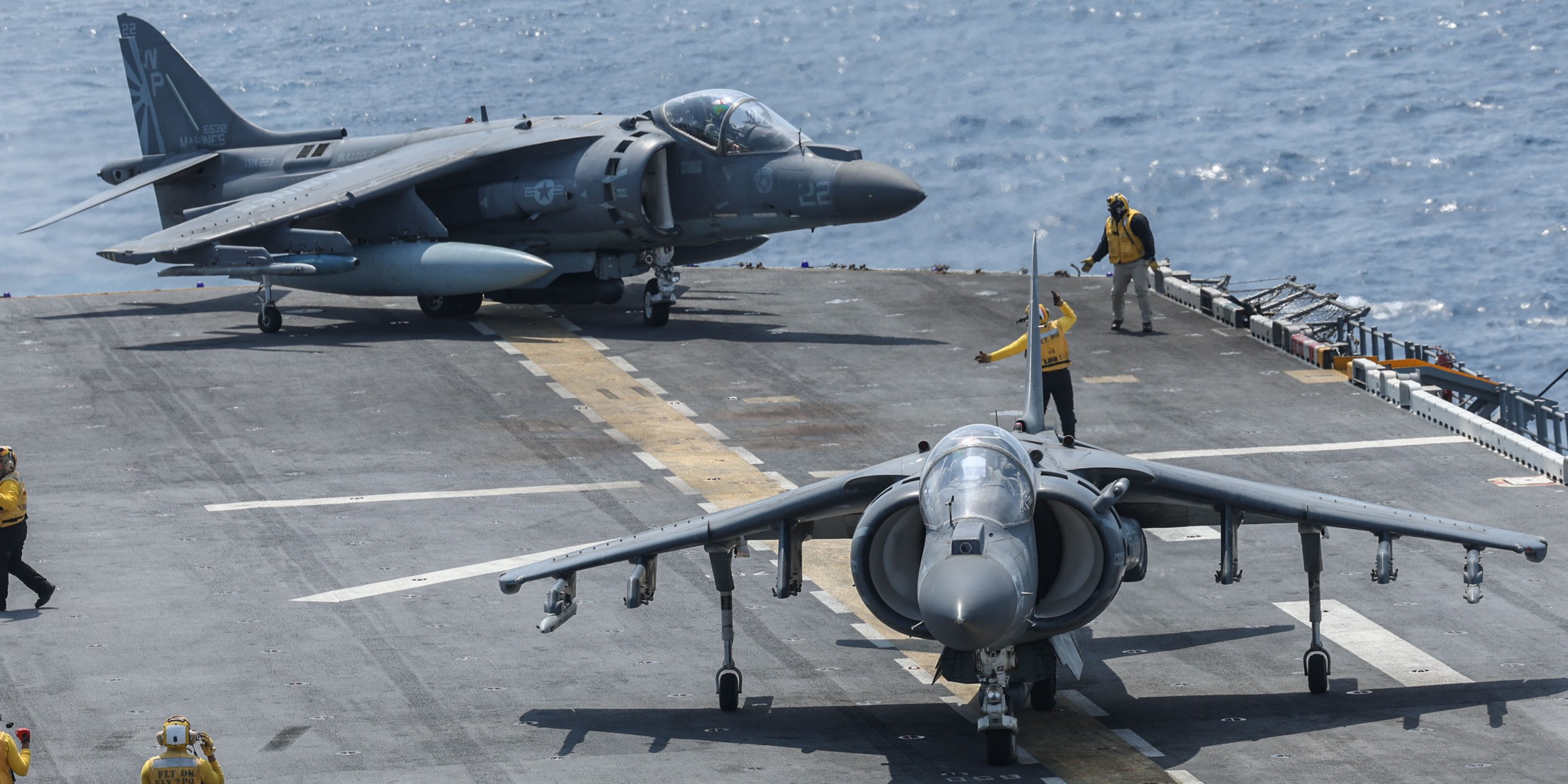 vma-223 bulldogs marine attack squadron av-8b harrier uss iwo jima lhd-7 135