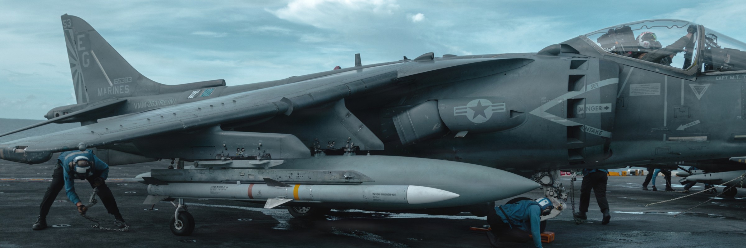vma-223 bulldogs marine attack squadron av-8b harrier uss iwo jima lhd-7 aim-120 amraam 151