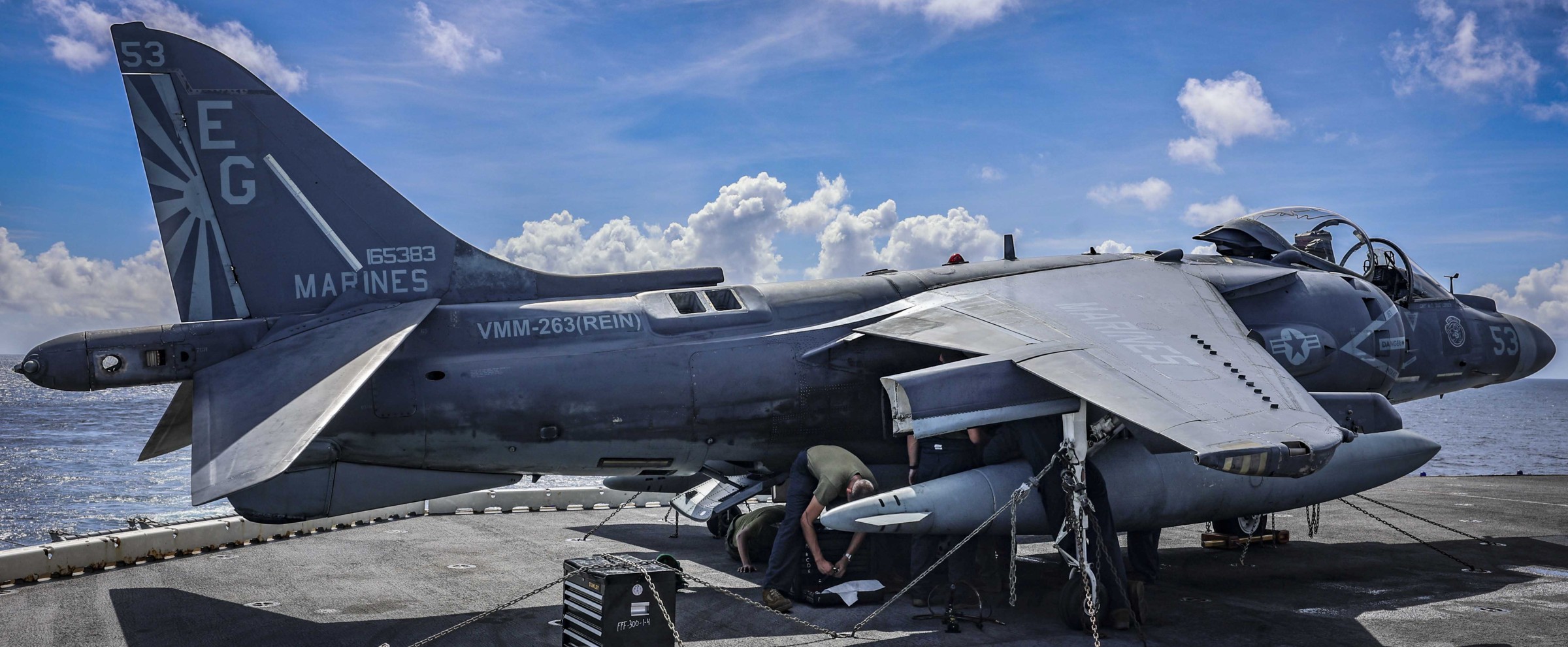 vma-223 bulldogs marine attack squadron av-8b harrier uss iwo jima lhd-7 158