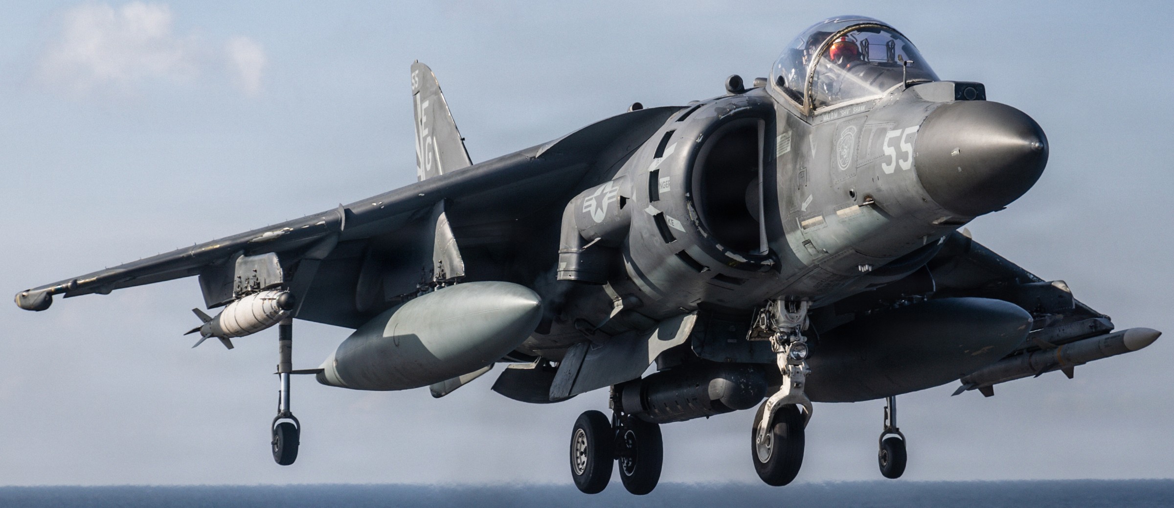 vma-223 bulldogs marine attack squadron av-8b harrier uss iwo jima lhd-7 159