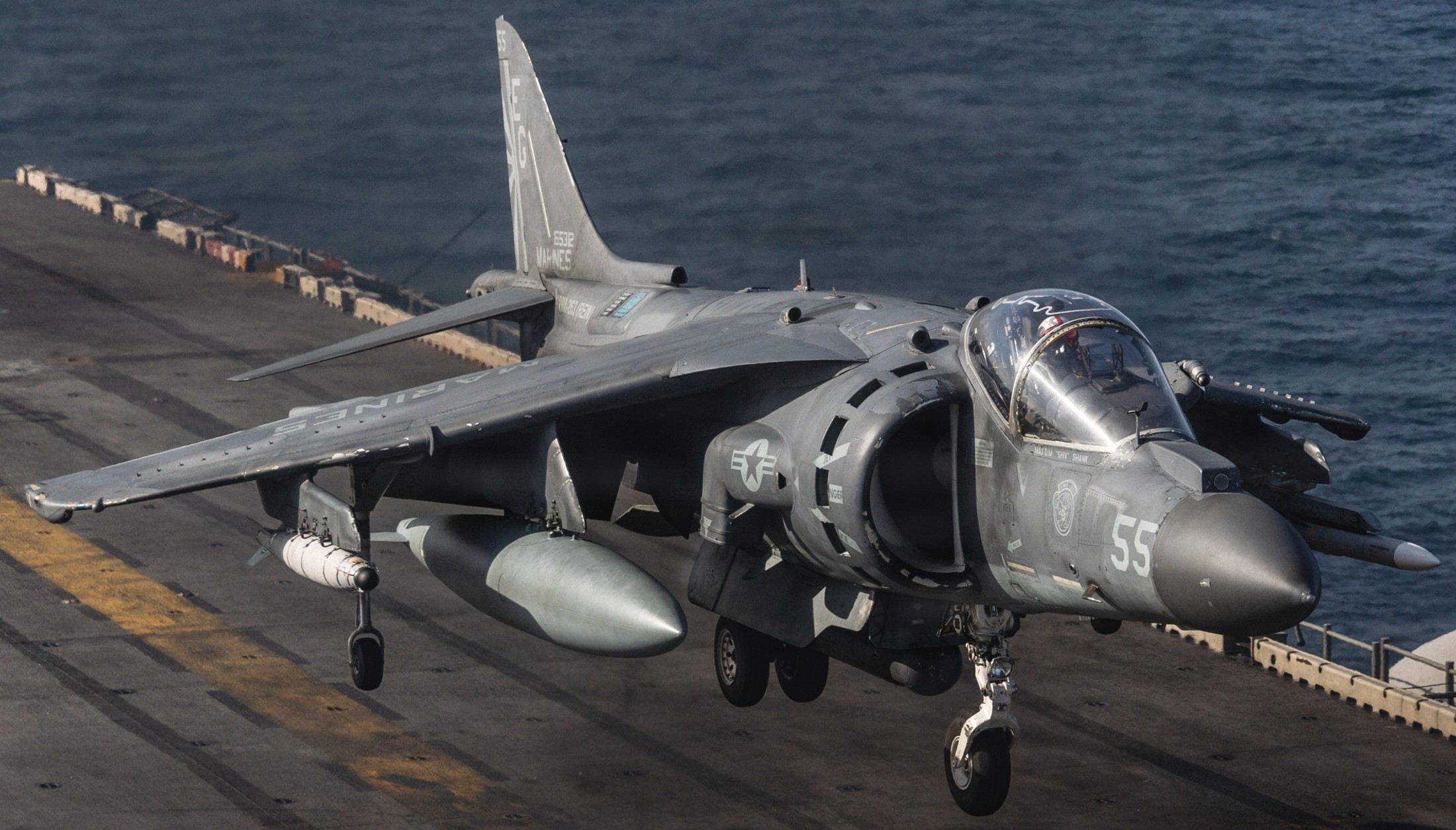 vma-223 bulldogs marine attack squadron av-8b harrier uss iwo jima lhd-7 160