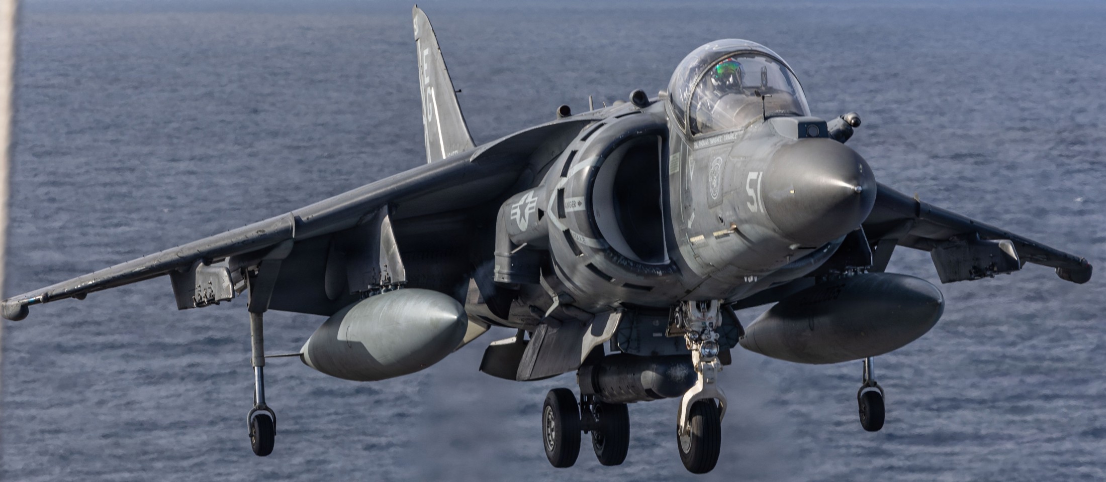 vma-223 bulldogs marine attack squadron av-8b harrier uss iwo jima lhd-7 165