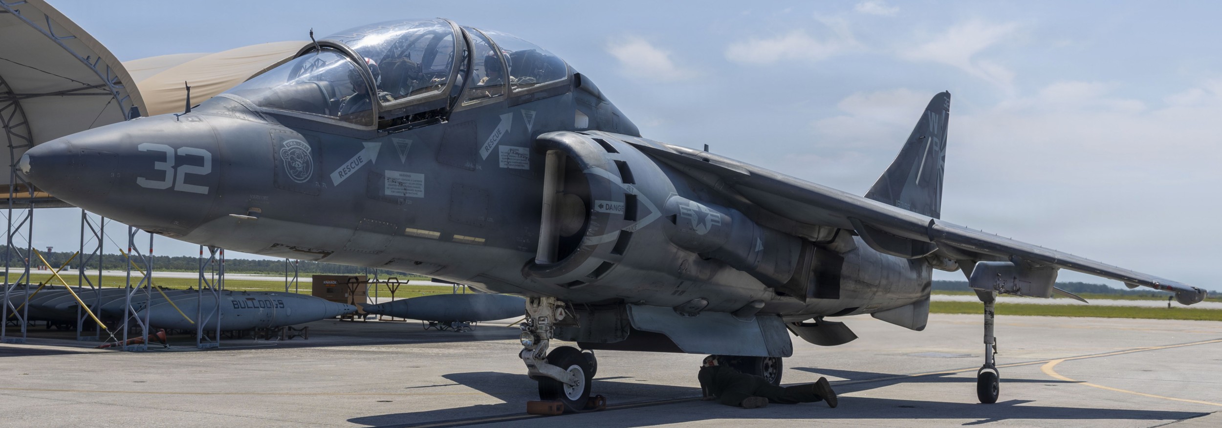 vma-223 bulldogs marine attack squadron tav-8b harrier ii usmc trainer 185