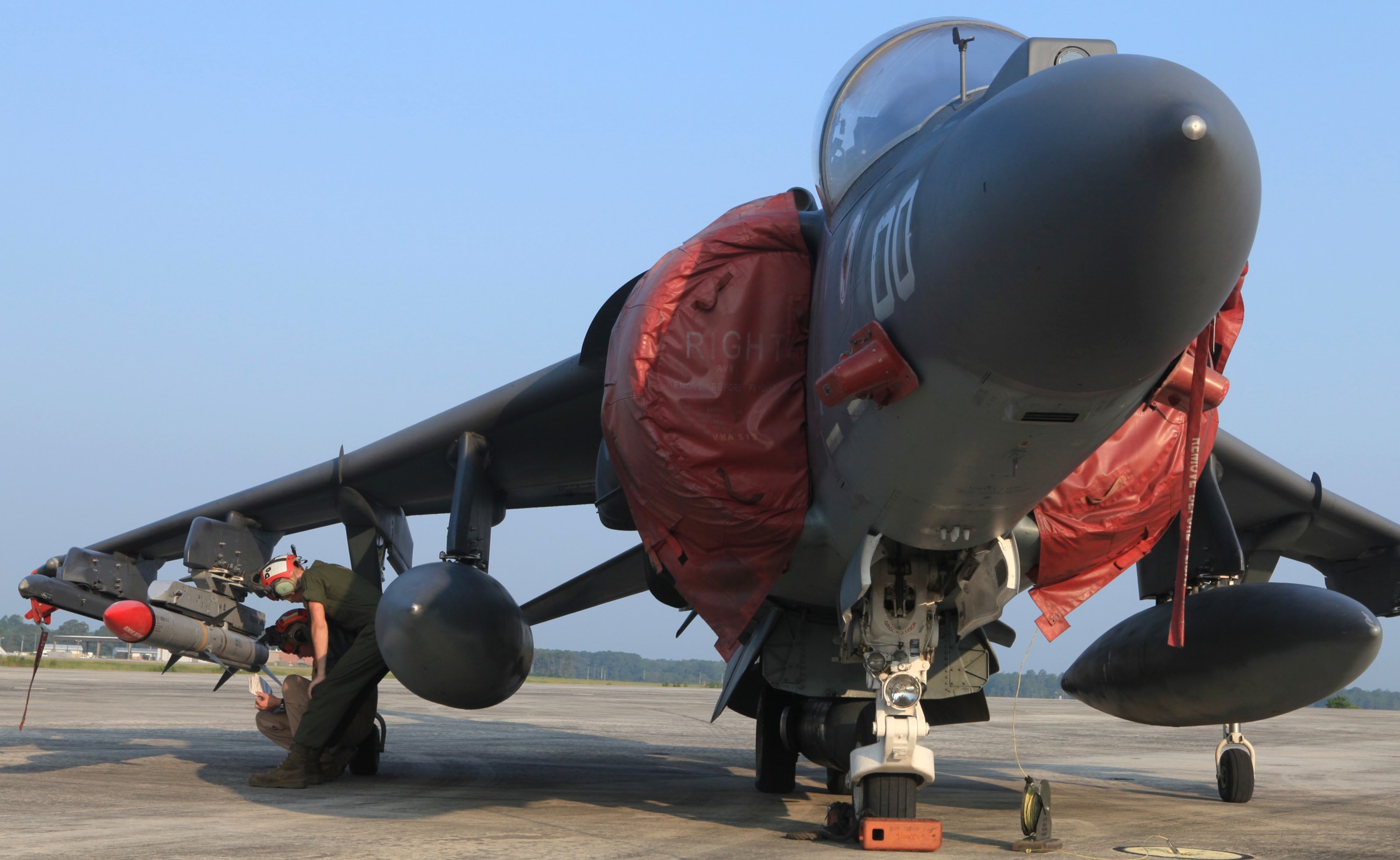 vma-223 bulldogs marine attack squadron av-8b harrier mcas cherry point amraam 112