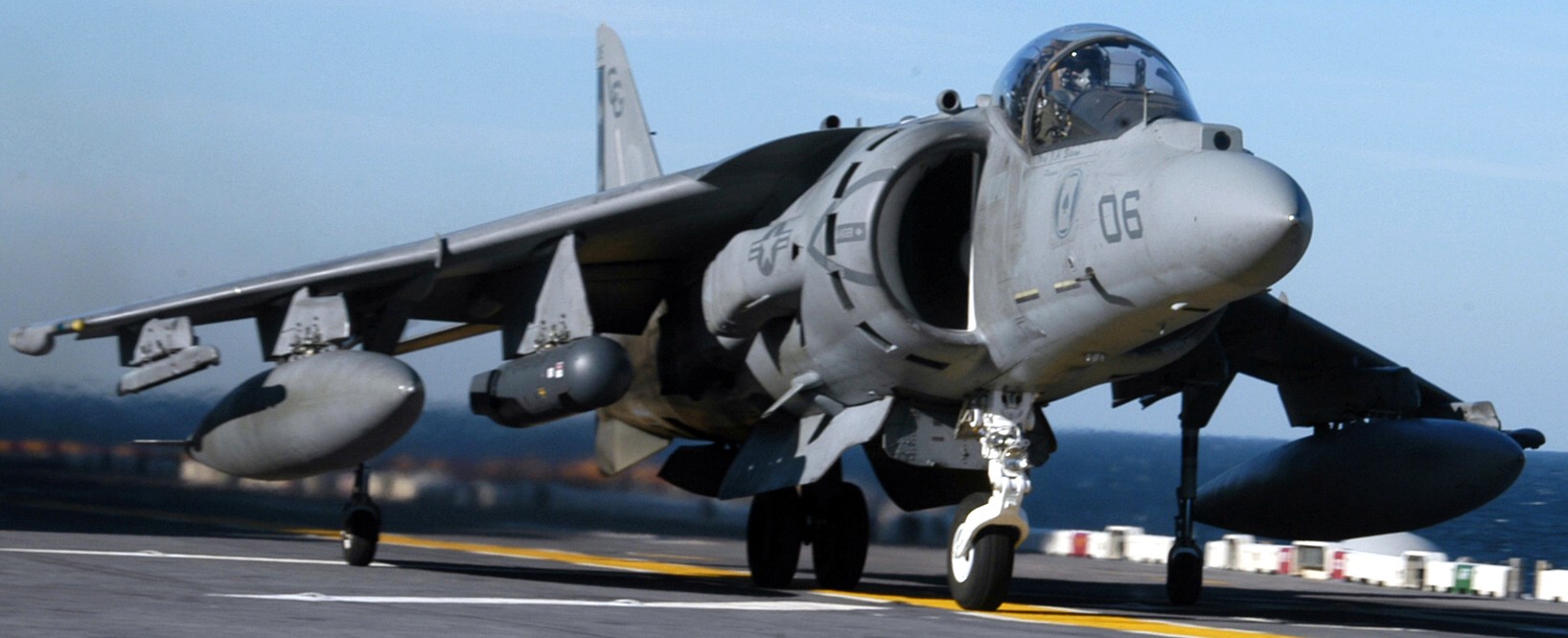 vma-231 ace of spades marine attack squadron av-8b harrier uss kearsarge lhd-3 2004 04