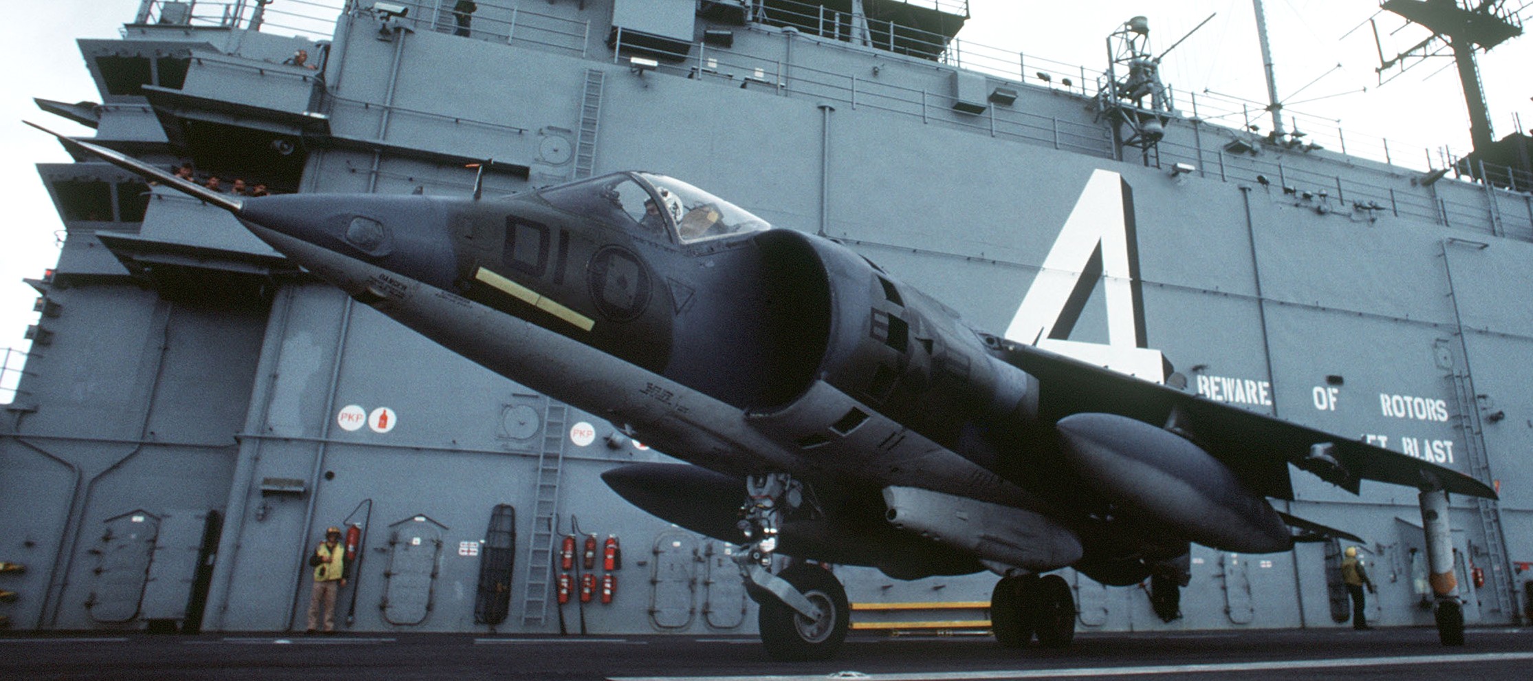 vma-231 ace of spades marine attack squadron av-8a harrier uss nassau lha-4 53