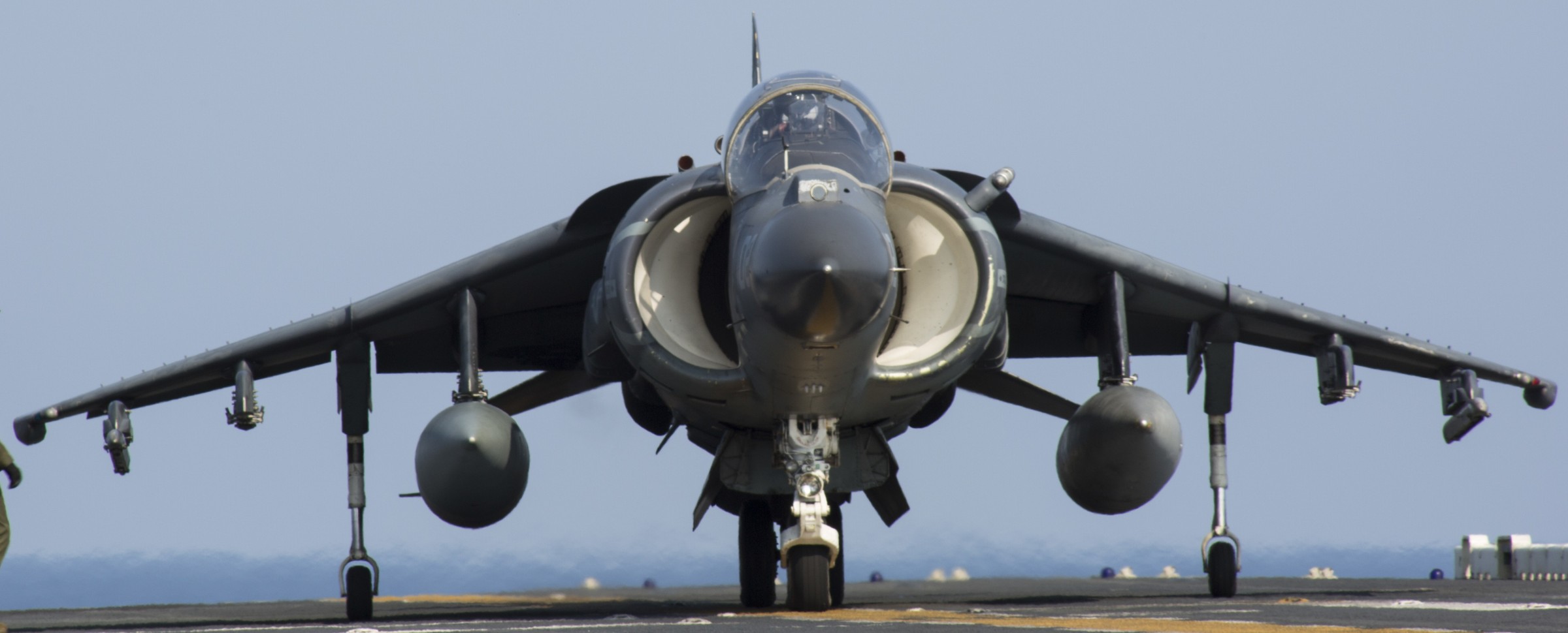 vma-231 ace of spades marine attack squadron av-8b harrier uss bonhomme richard lhd-6 137