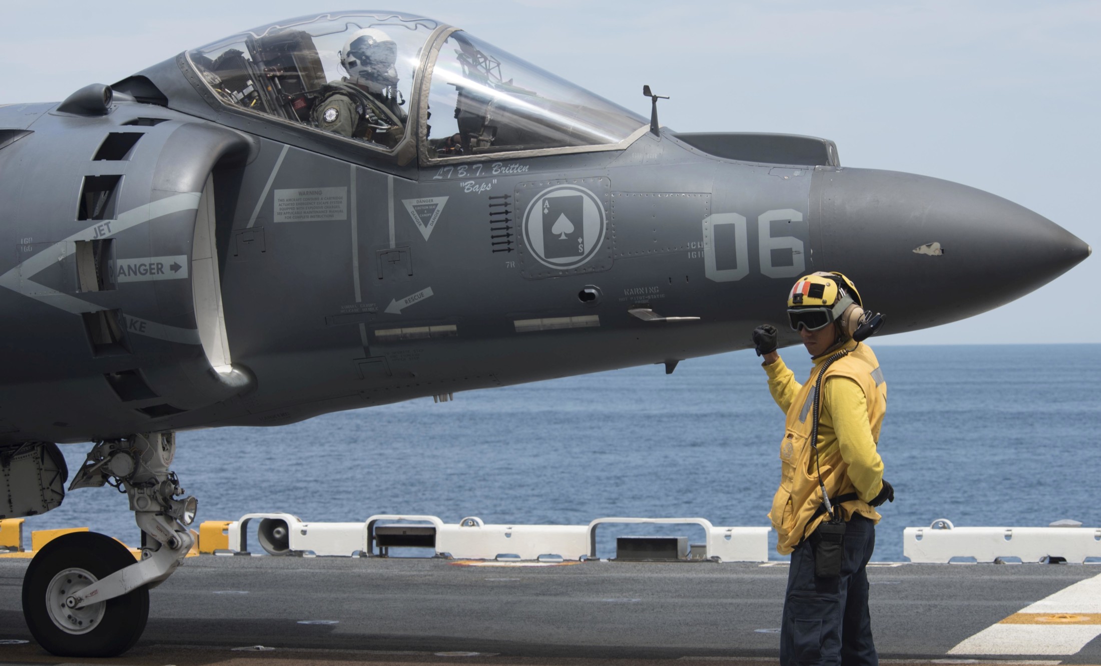 vma-231 ace of spades marine attack squadron av-8b harrier uss wasp lhd-1 147