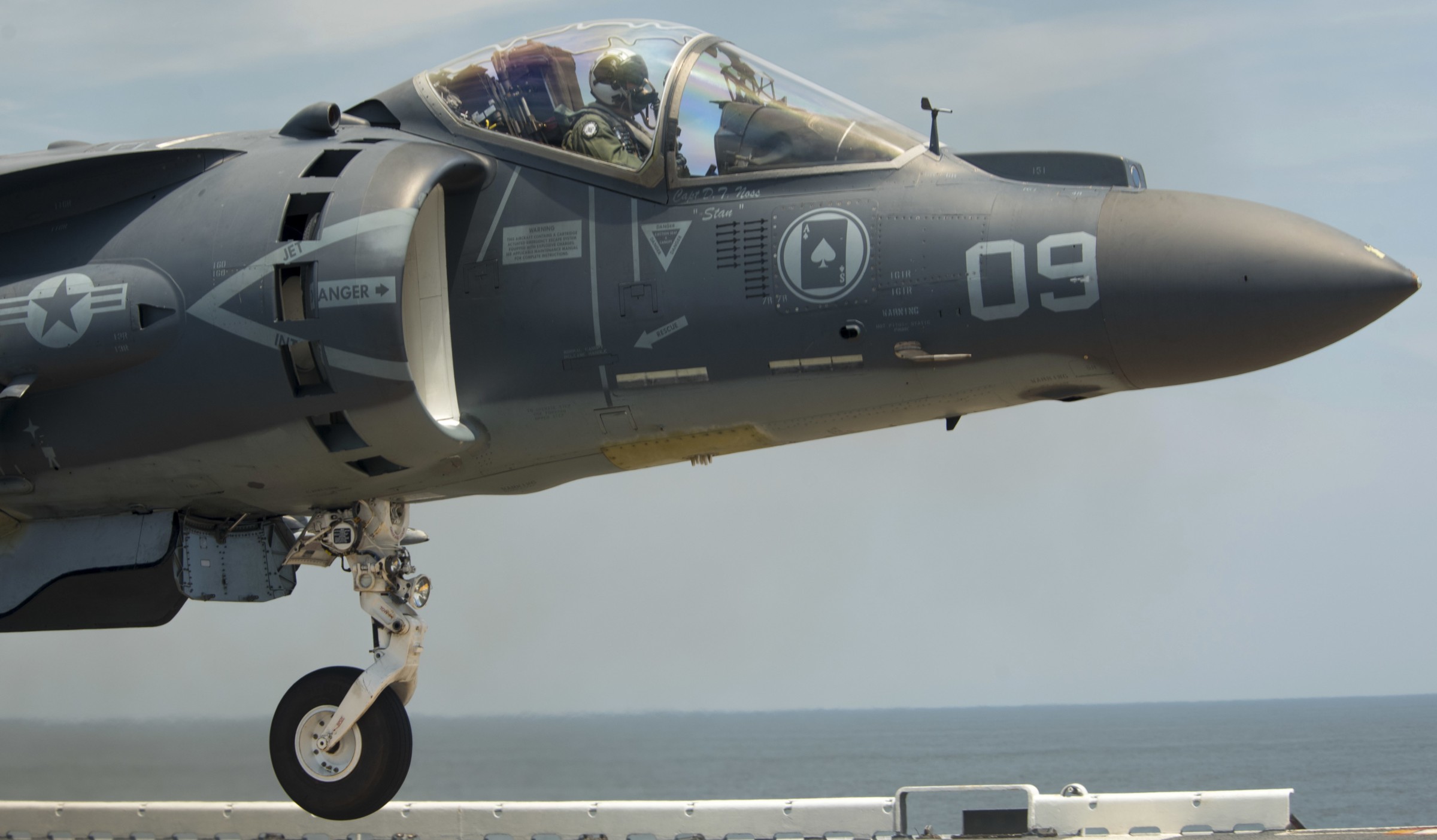 vma-231 ace of spades marine attack squadron av-8b harrier uss wasp lhd-1 158