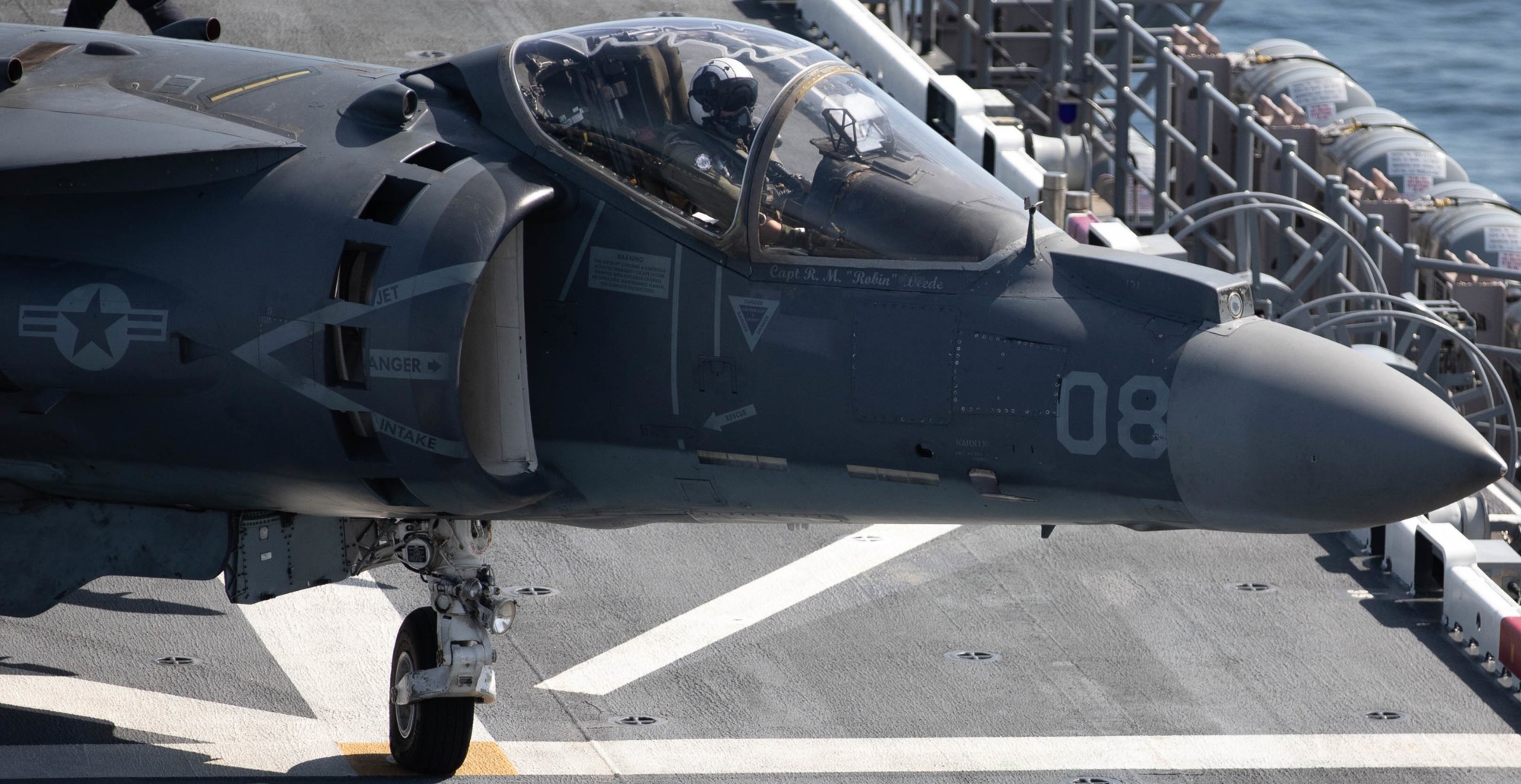 vma-231 ace of spades marine attack squadron av-8b harrier uss bataan lhd-5 213