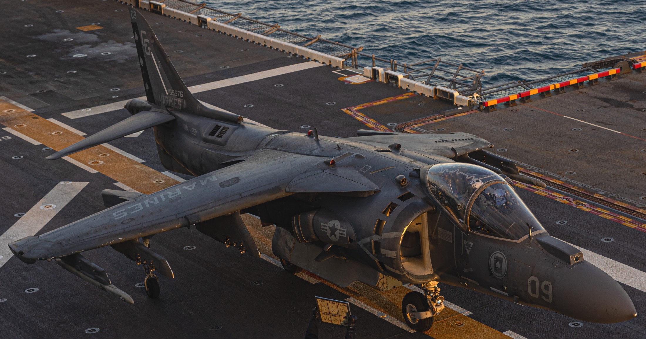 vma-231 ace of spades marine attack squadron av-8b harrier uss bataan lhd-5 221