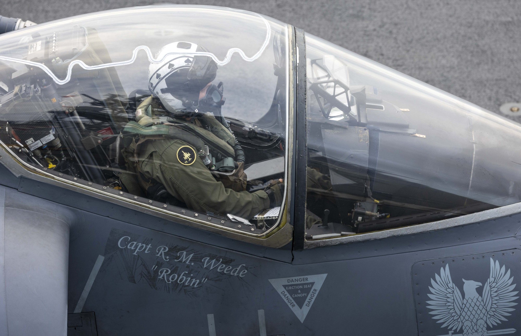 vma-231 ace of spades marine attack squadron av-8b harrier uss bataan lhd-5 cockpit view 236