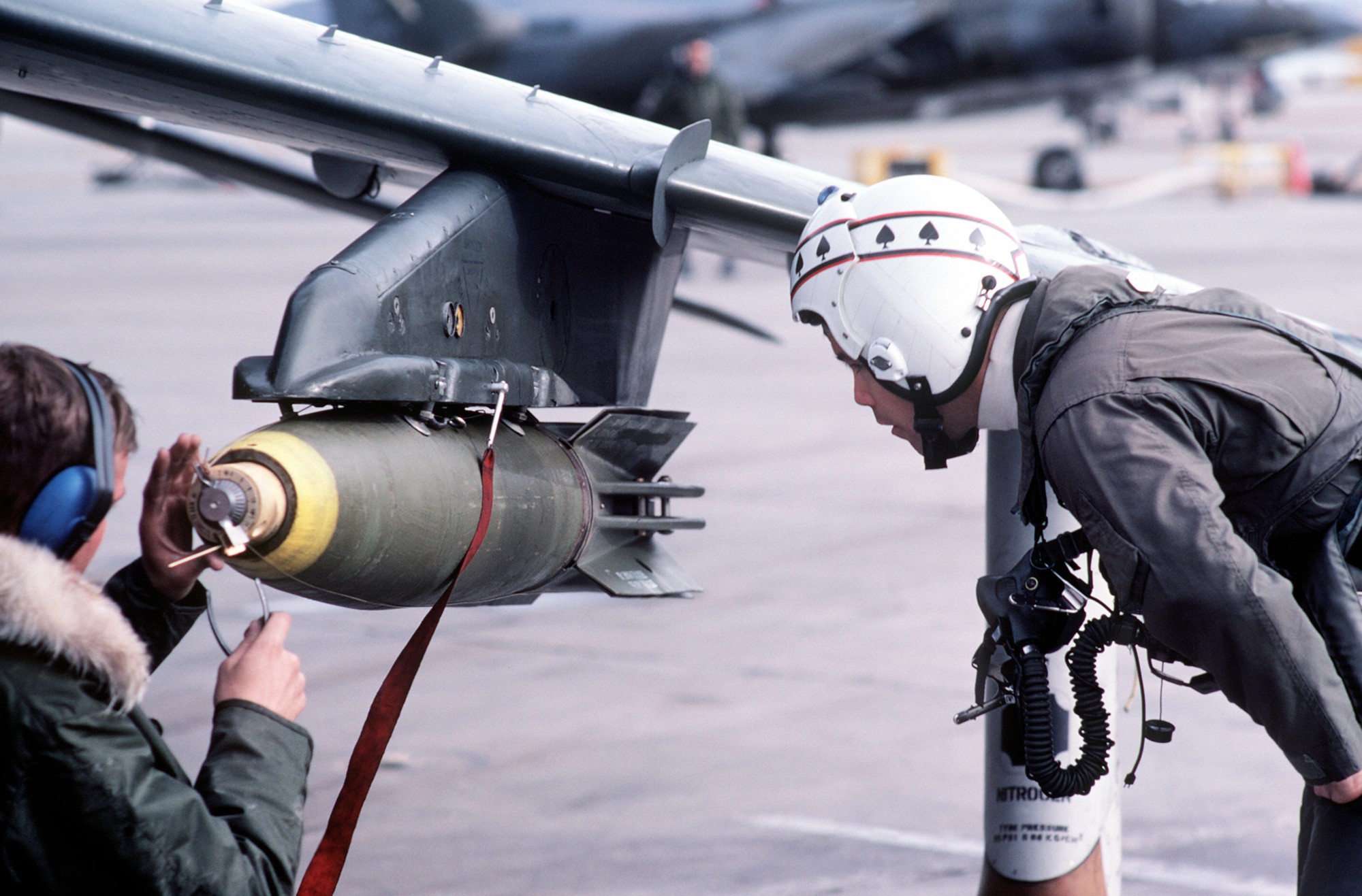 vma-231 ace of spades marine attack squadron av-8a harrier snake eye bomb 270