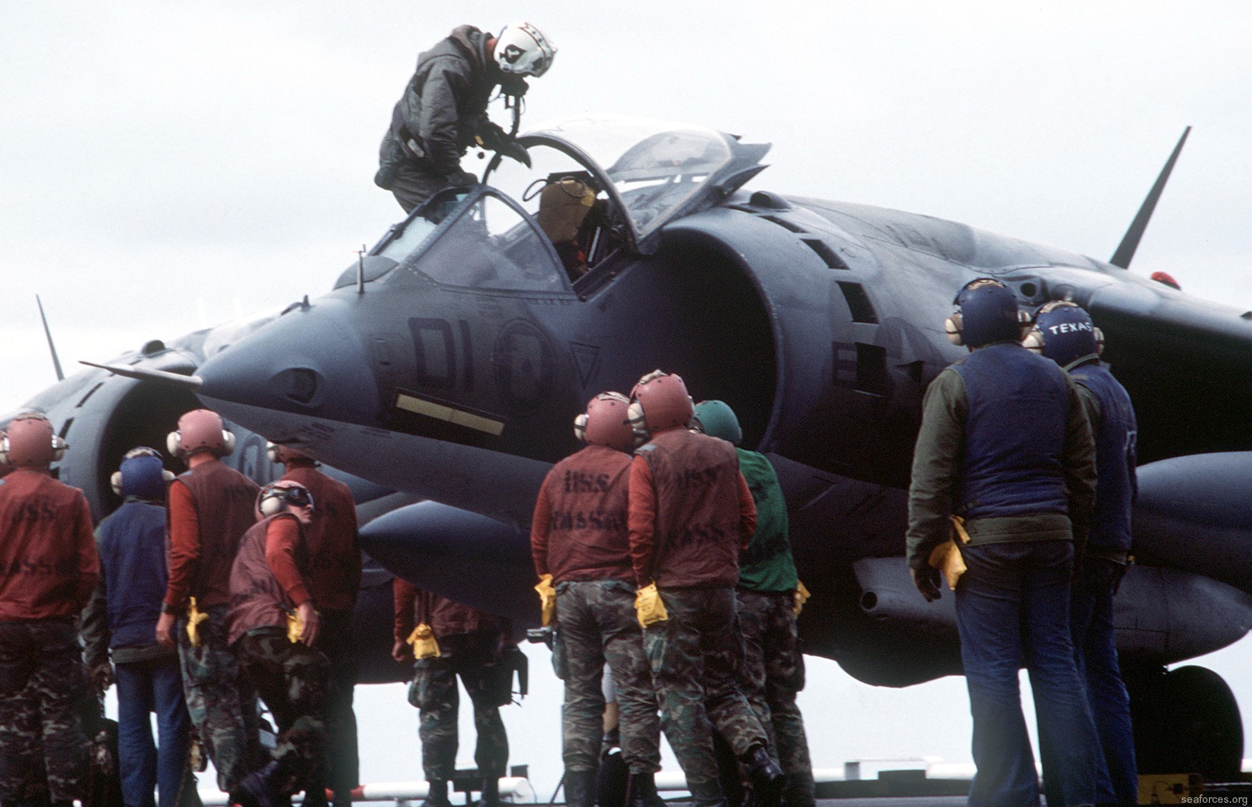vma-231 ace of spades av-8a harrier marine attack squadron 52