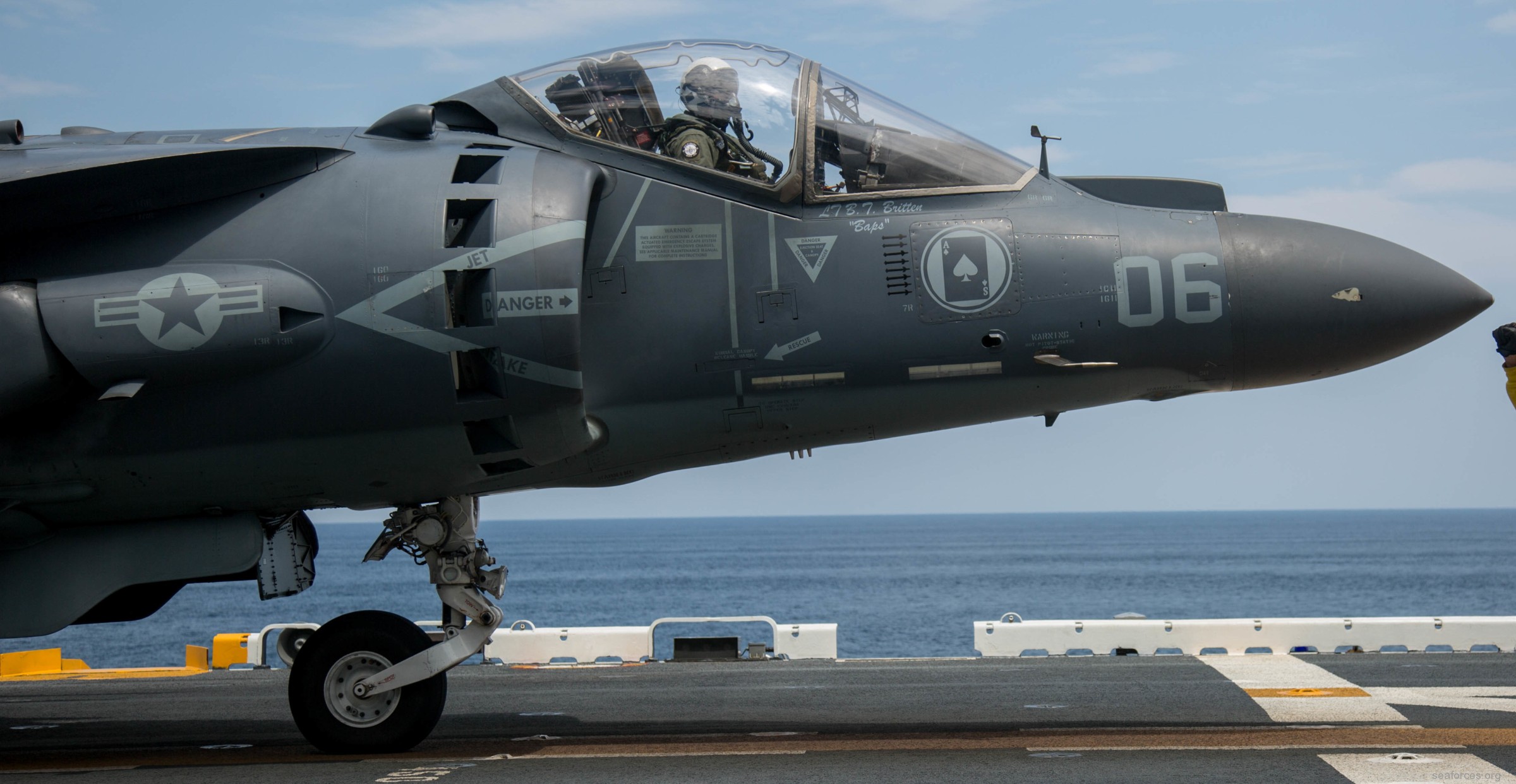 vma-231 ace of spades av-8b harrier marine attack squadron usmc 127 lhd-1 wasp