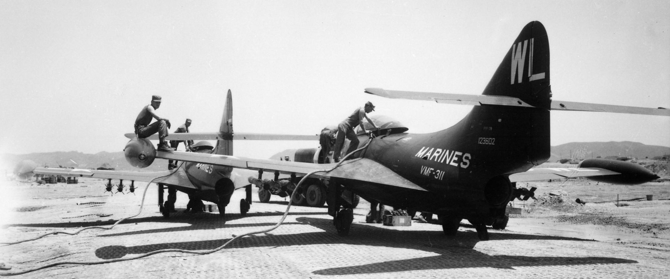 vmf-311 tomcats marine fighter squadron usmc grumman f9f-2 panther korean war 114