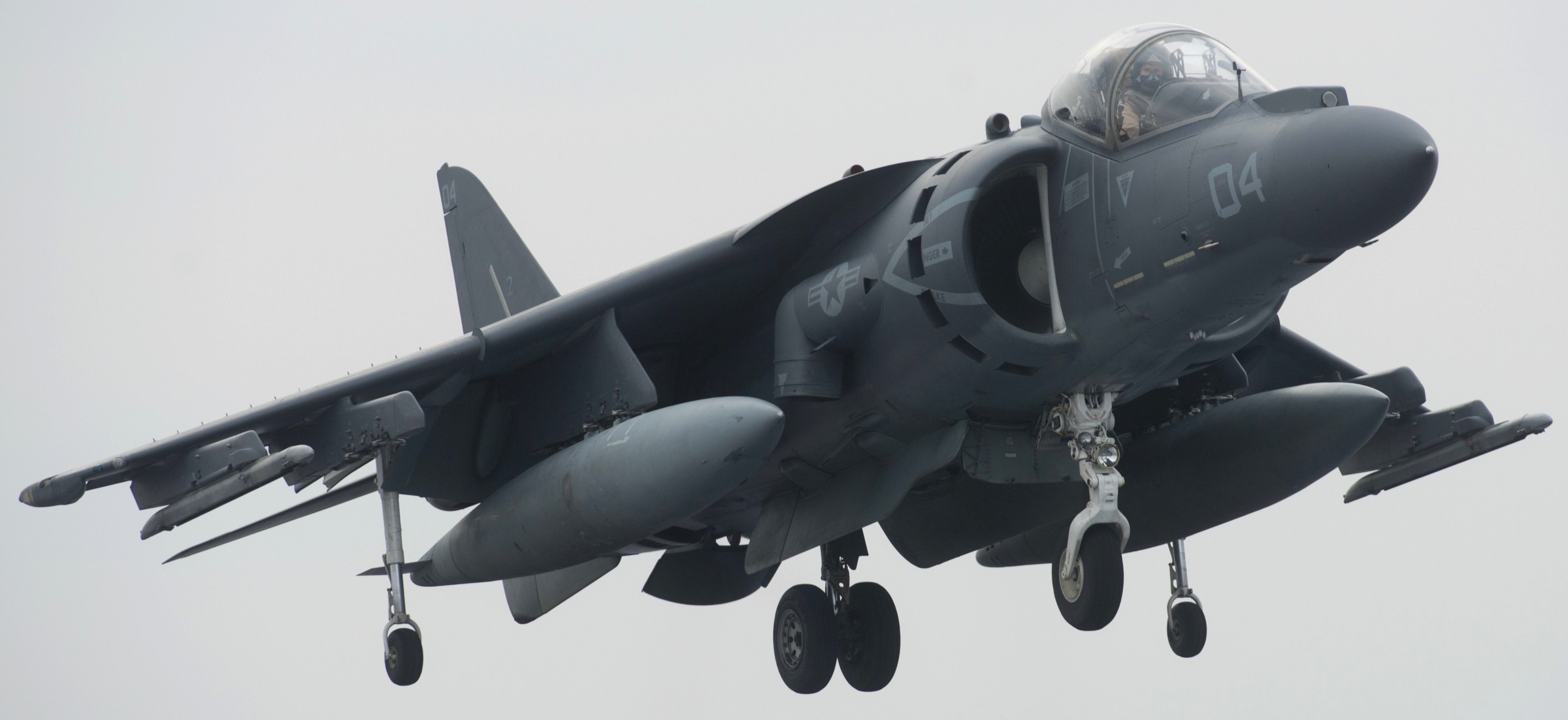 vma-311 tomcats marine attack squadron usmc av-8b harrier 147 uss bonhomme richard lhd-6