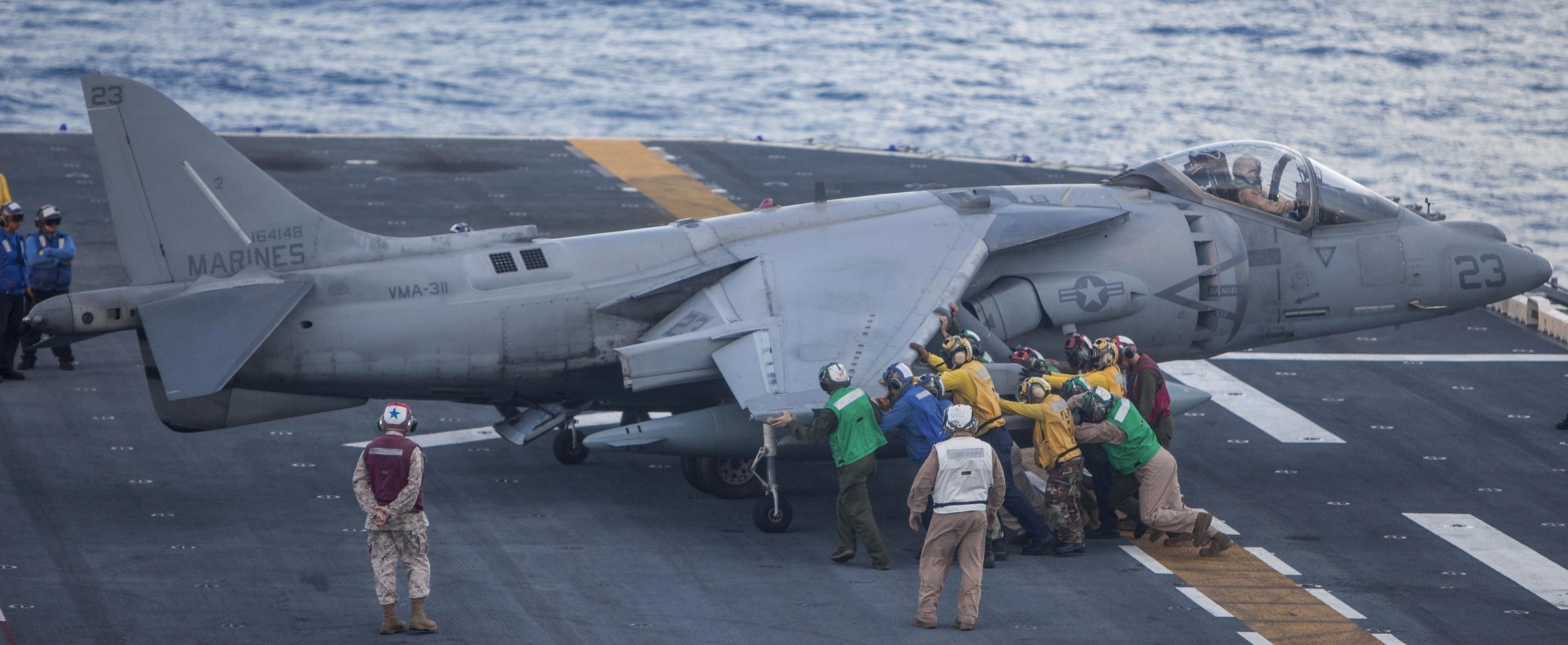 vma-311 tomcats marine attack squadron usmc av-8b harrier 155