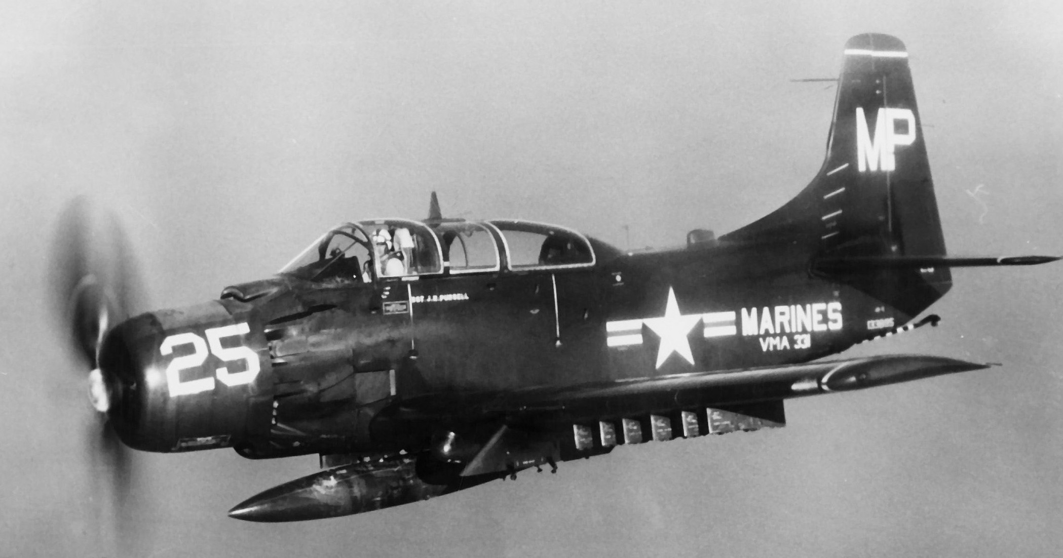 marine attack squadron vma-331 bumblebees ad-5 skyraider