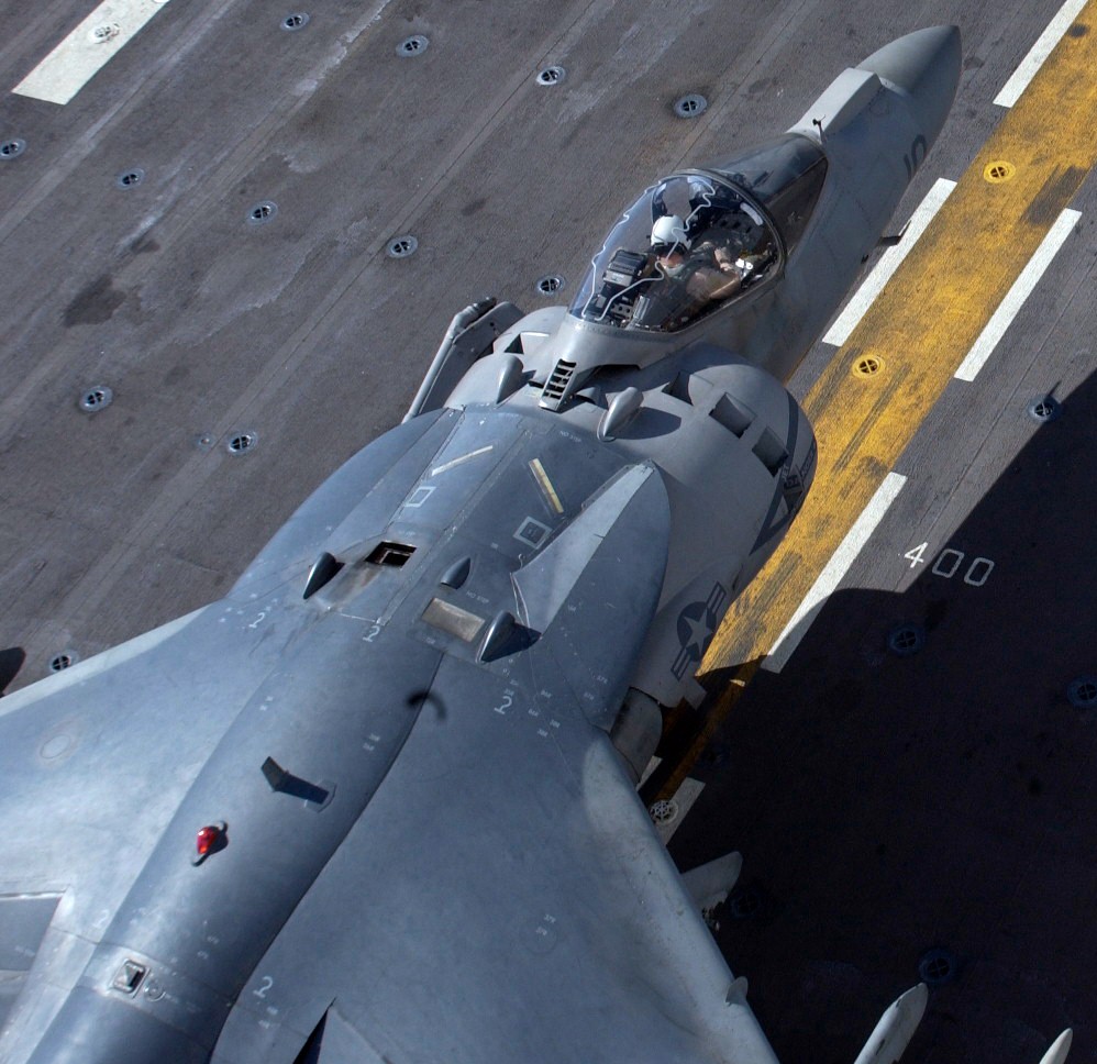 vma-513 flying nightmares av-8b harrier april 2005 uss peleliu lha-5