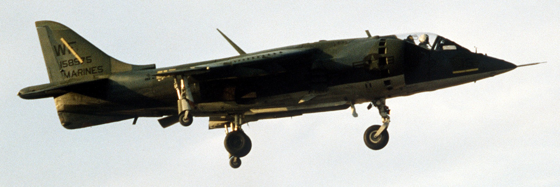 av-8a harrier vma-513