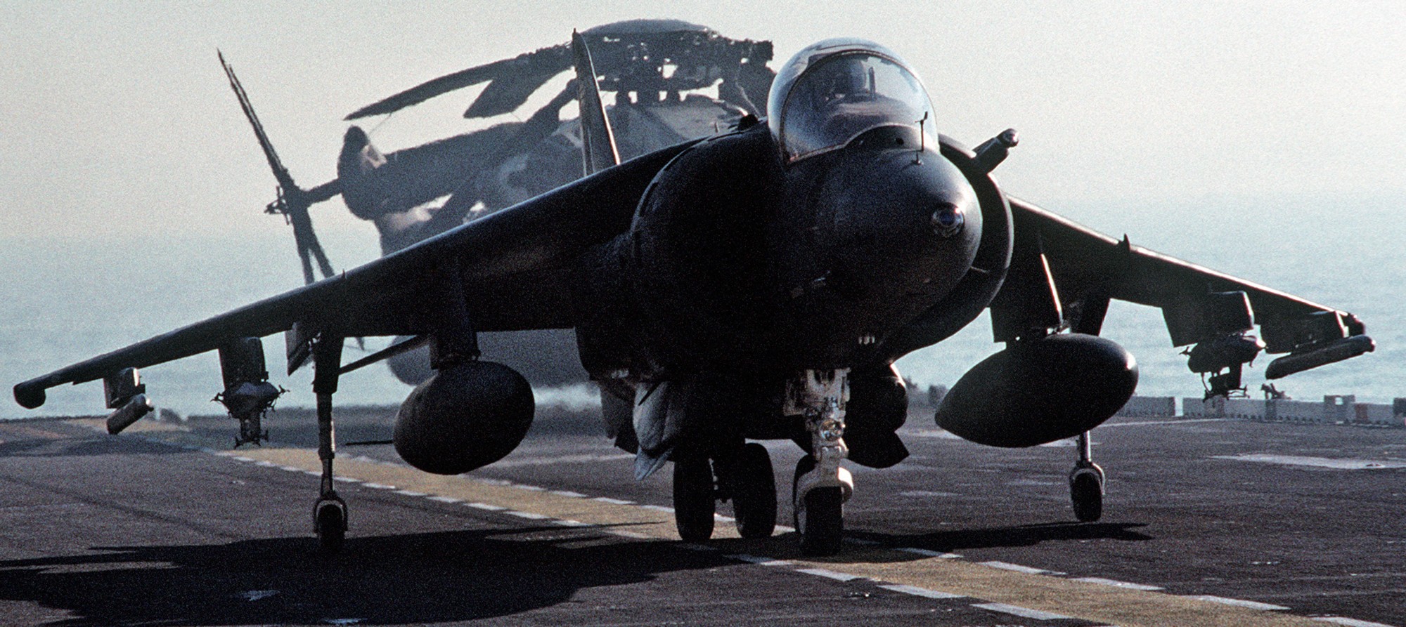 vma-513 flying nightmares av-8b harrier uss belleau wood lha-3 1989
