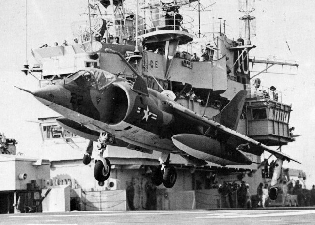 vma-513 flying nightmares av-8a harrier uss tripoli lph-10 1974