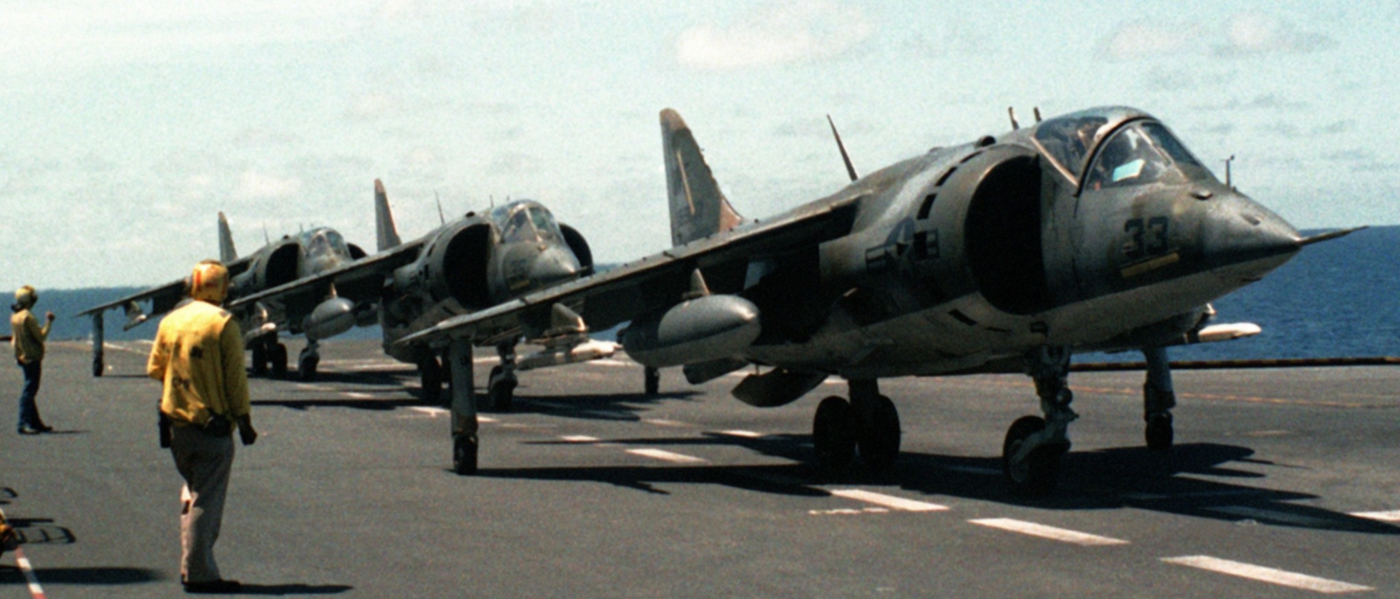 vma-513 flying nightmares av-8a harrier uss belleau wood lha-3 1982