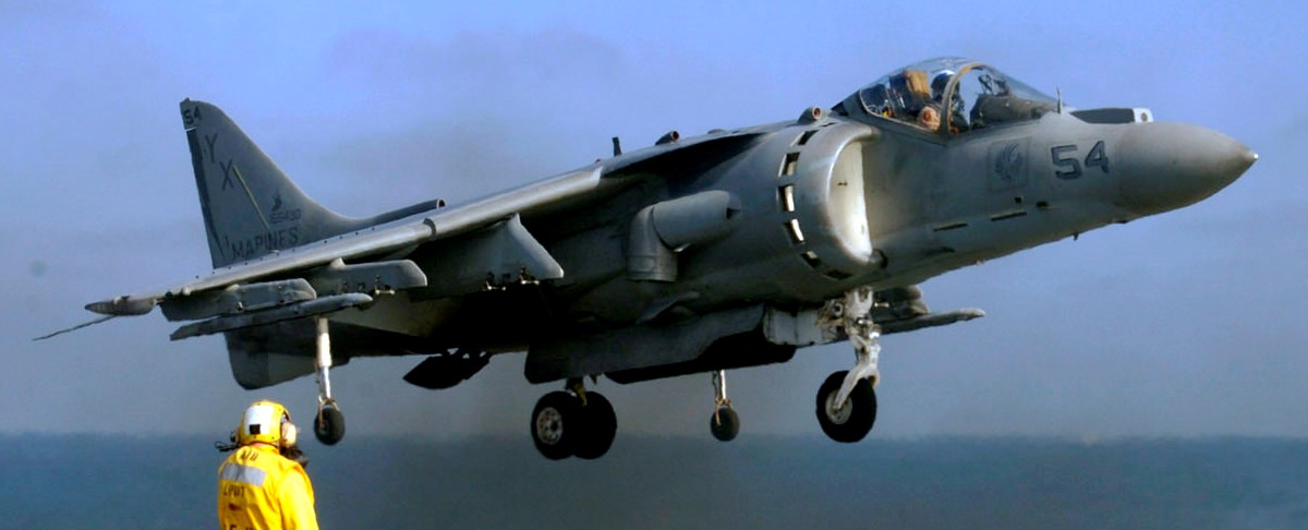 vma-513 flying nightmares av-8b harrier uss cleveland lpd-7 2009