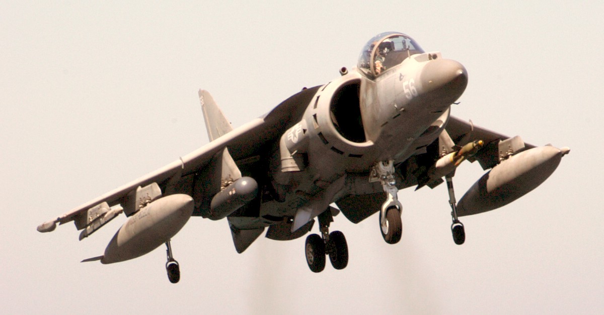vma-513 flying nightmares av-8b harrier uss peleliu lha-5 2003 62