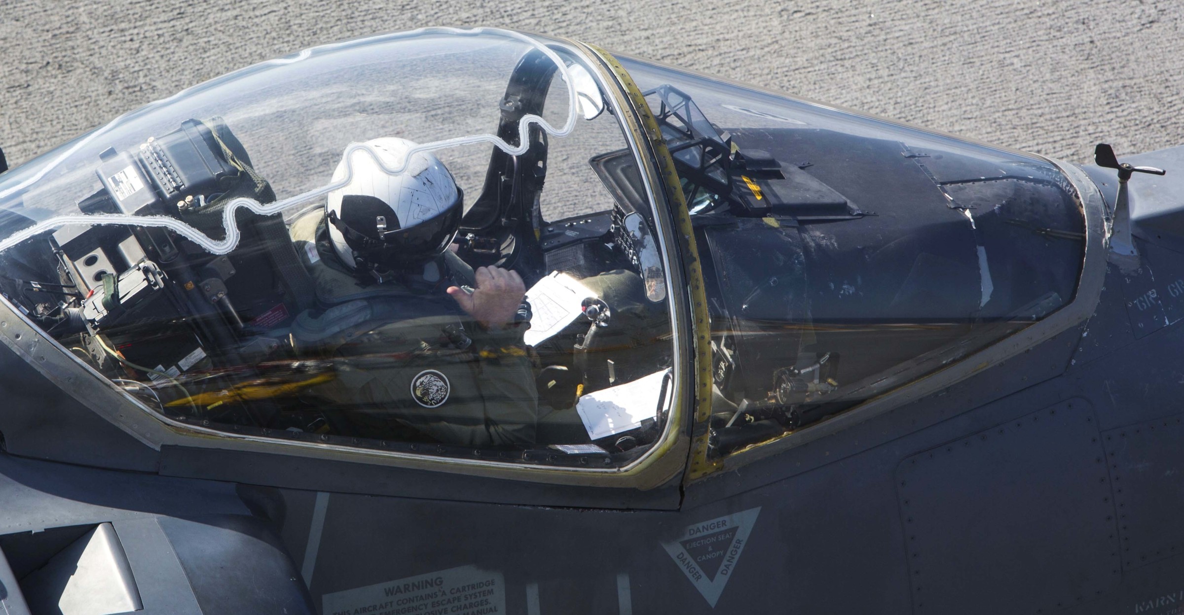 vma-542 tigers marine attack squadron usmc av-8b harrier ii uss iwo jima lhd-7 cockpit view 60