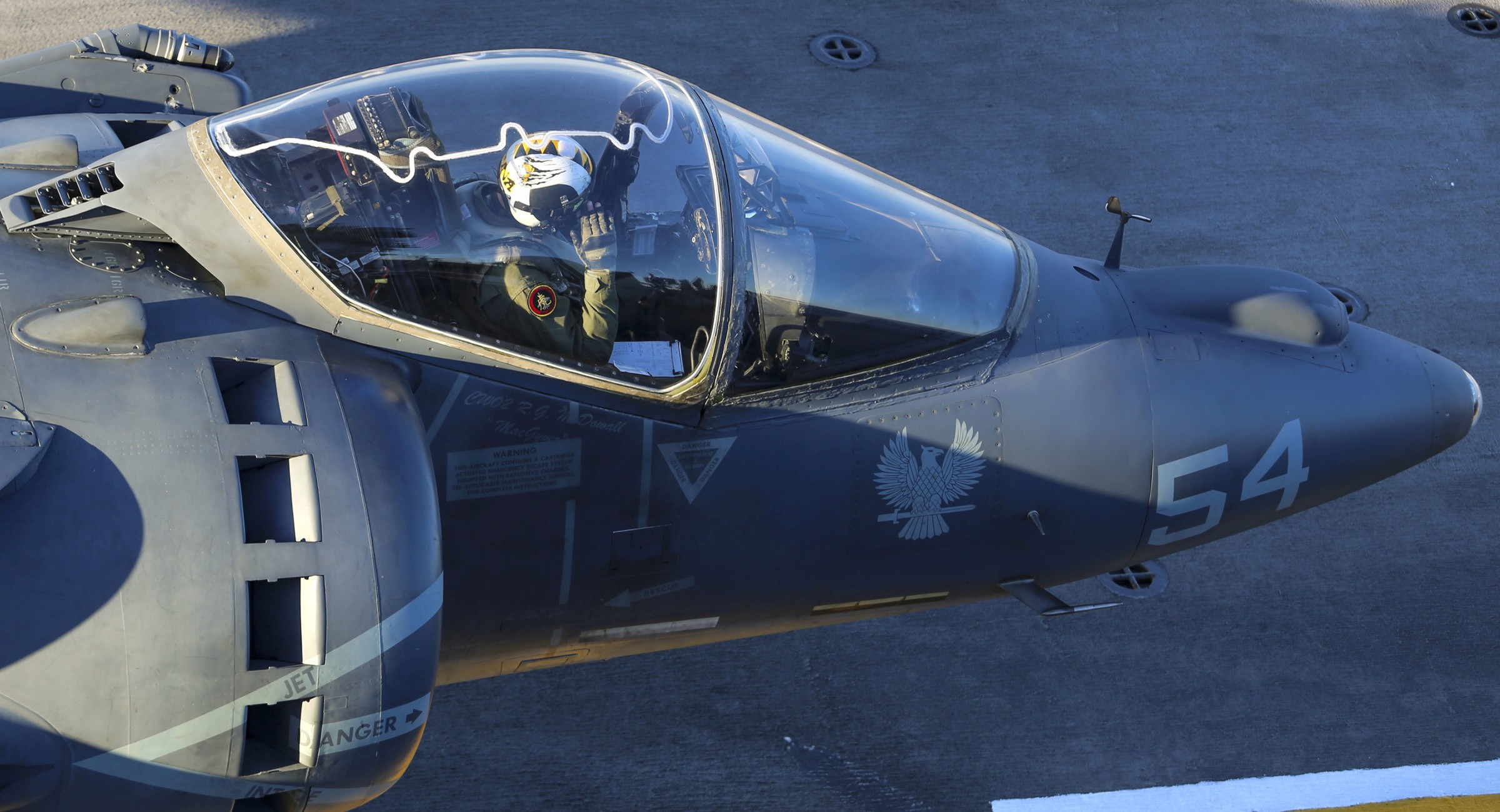 vma-542 tigers marine attack squadron usmc av-8b harrier ii uss iwo jima lhd-7 cockpit 64