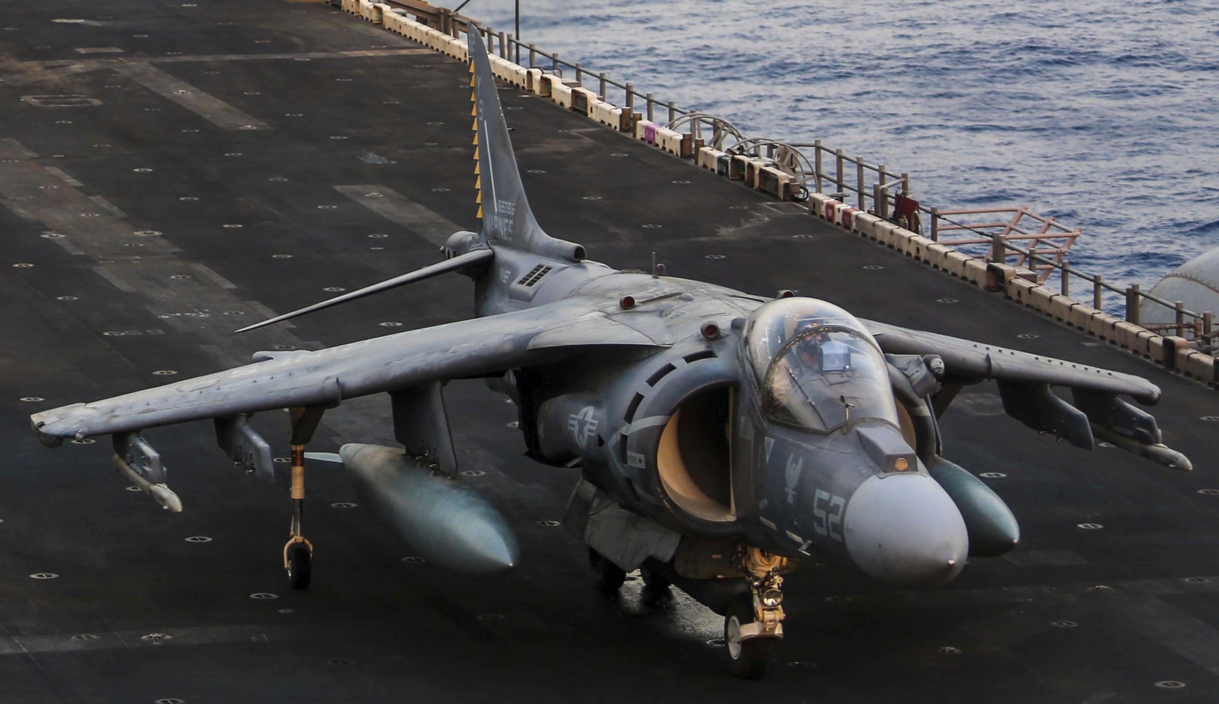 vma-542 tigers marine attack squadron usmc av-8b harrier ii uss iwo jima lhd-7 81