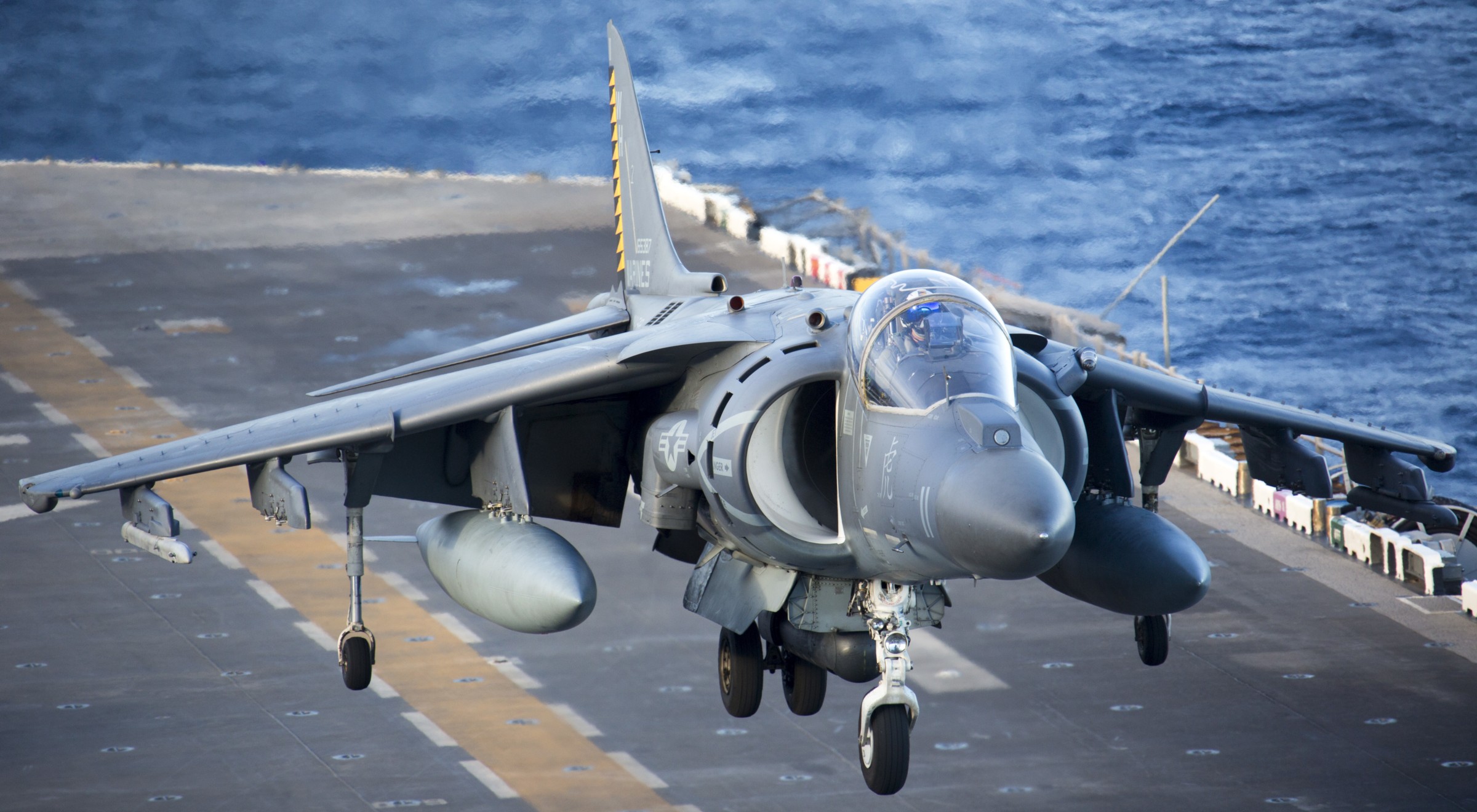 vma-542 tigers marine attack squadron usmc av-8b harrier ii uss bataan lhd-5 93