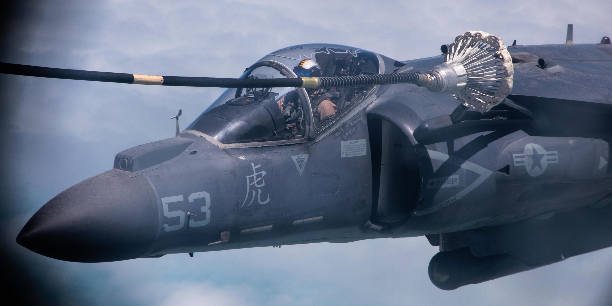 vma-542 tigers marine attack squadron usmc av-8b harrier ii aerial refueling 111