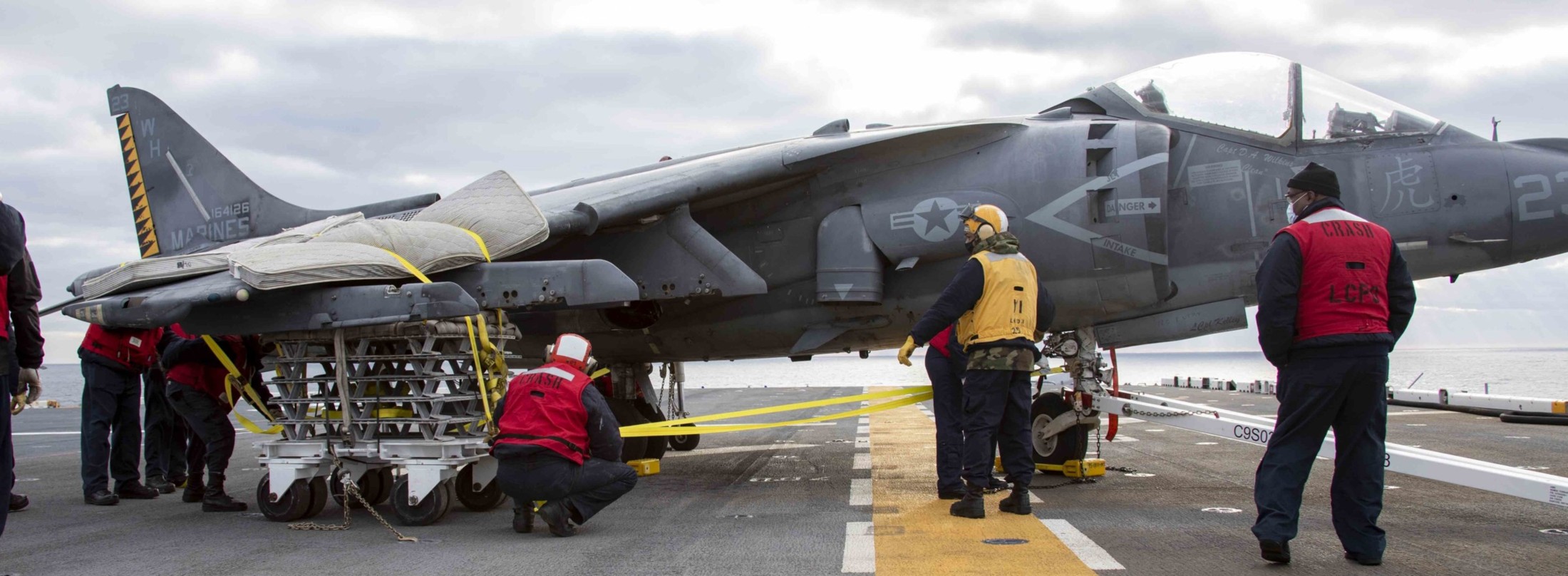 vma-542 tigers marine attack squadron usmc av-8b harrier ii uss kearsarge lhd-3 122