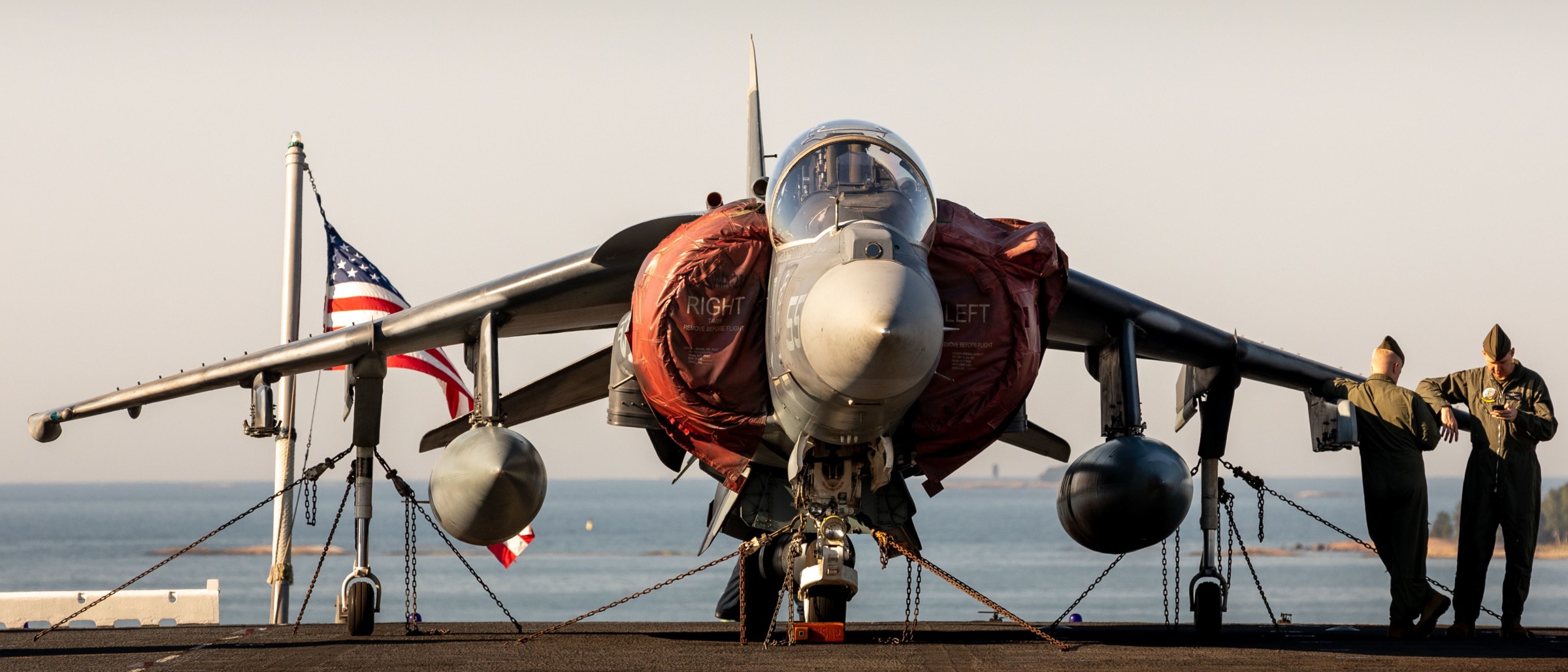 vma-542 tigers marine attack squadron usmc av-8b harrier ii uss kearsarge lhd-3 142