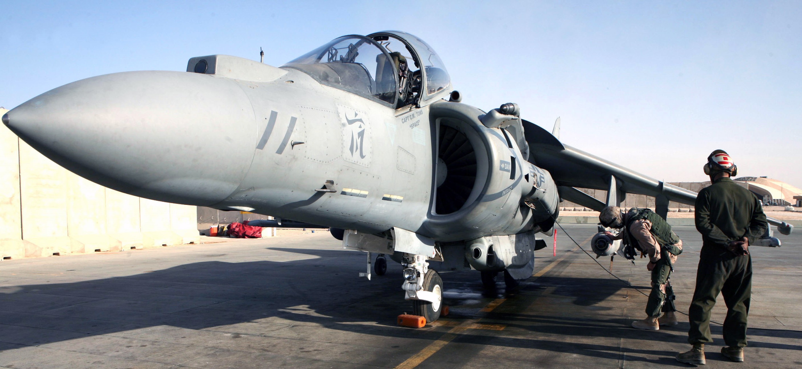 vma-542 tigers marine attack squadron usmc av-8b harrier ii al asad airbase iraq 44