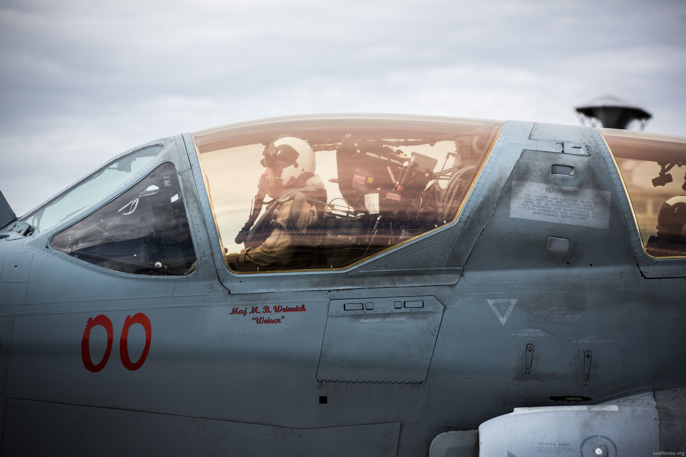 vmaqt-1 banshees ea-6b prowler marine tactical electronic warfare training squadron usmc 18 cockpit