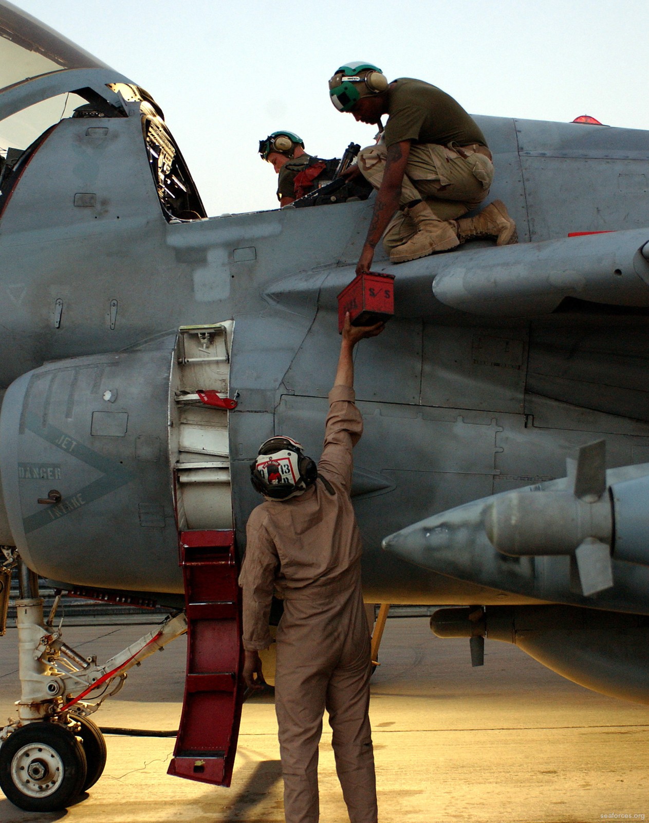 vmaq-2 death jesters ea-6b prowler marine tactical electronic warfare squadron usmc 67 maintenance