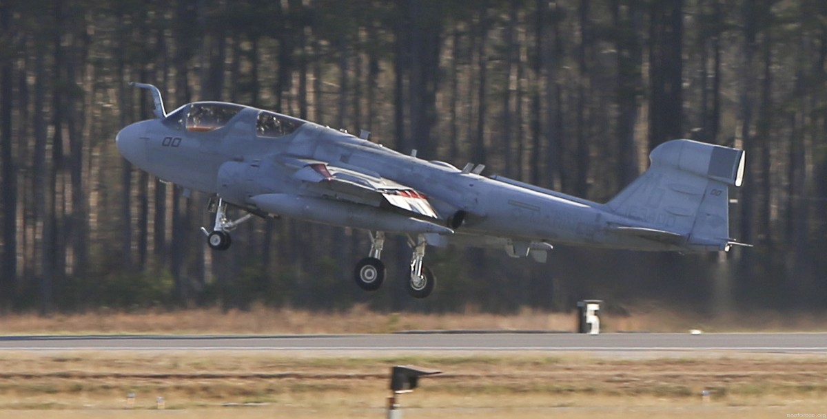 vmaq-3 moon dogs ea-6b prowler marine tactical electronic warfare squadron usmc 13