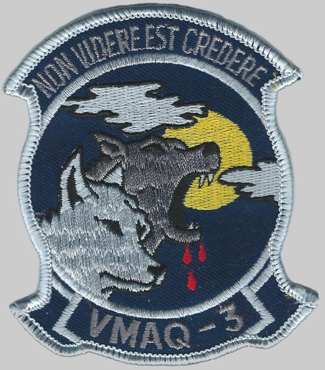 vmaq-3 moon dogs insignia patch badge crest marine tactical electronic warfare squadron 03