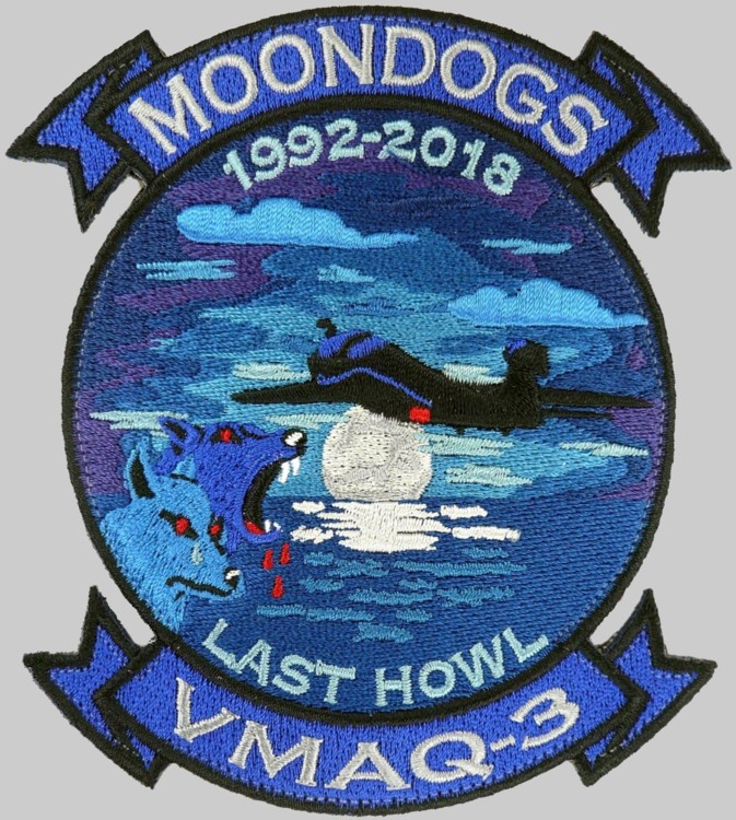 vmaq-3 moon dogs insignia patch badge crest marine tactical electronic warfare squadron 04