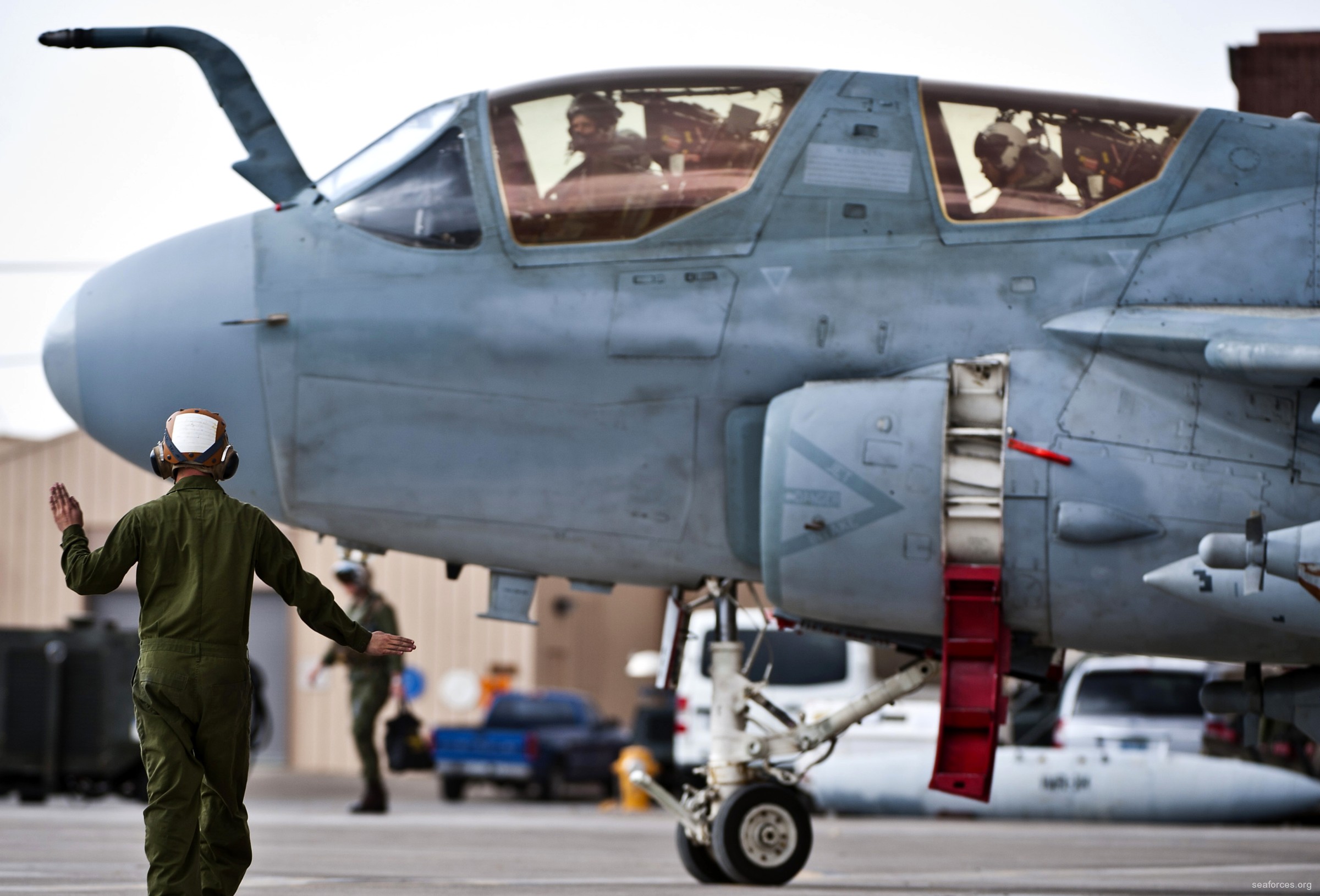 vmaq-4 seahawks ea-6b prowler marine tactical electronic warfare squadron usmc 25
