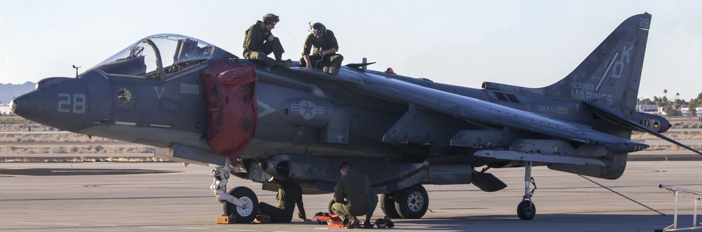 vmat-203 hawks marine attack training squadron av-8b harrier ii mcas yuma arizona 40