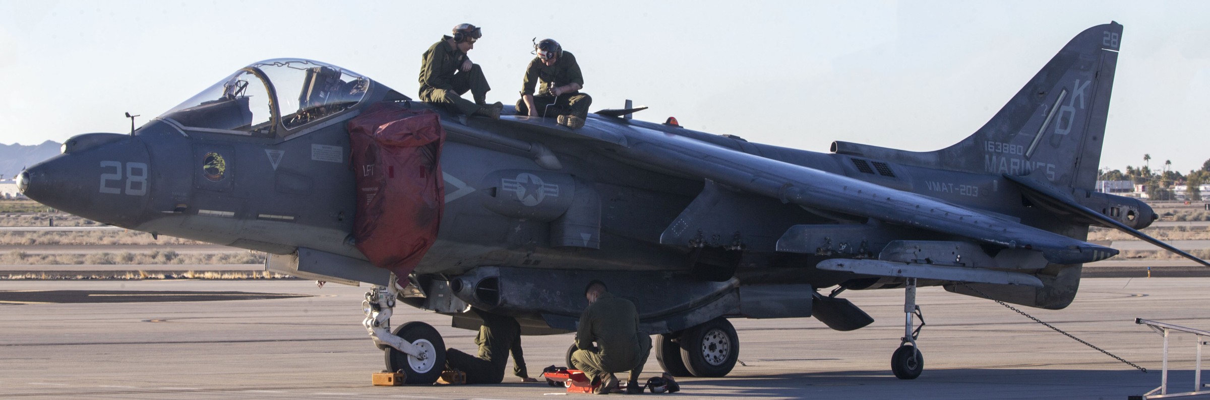 vmat-203 hawks marine attack training squadron av-8b harrier ii mcas yuma arizona 40