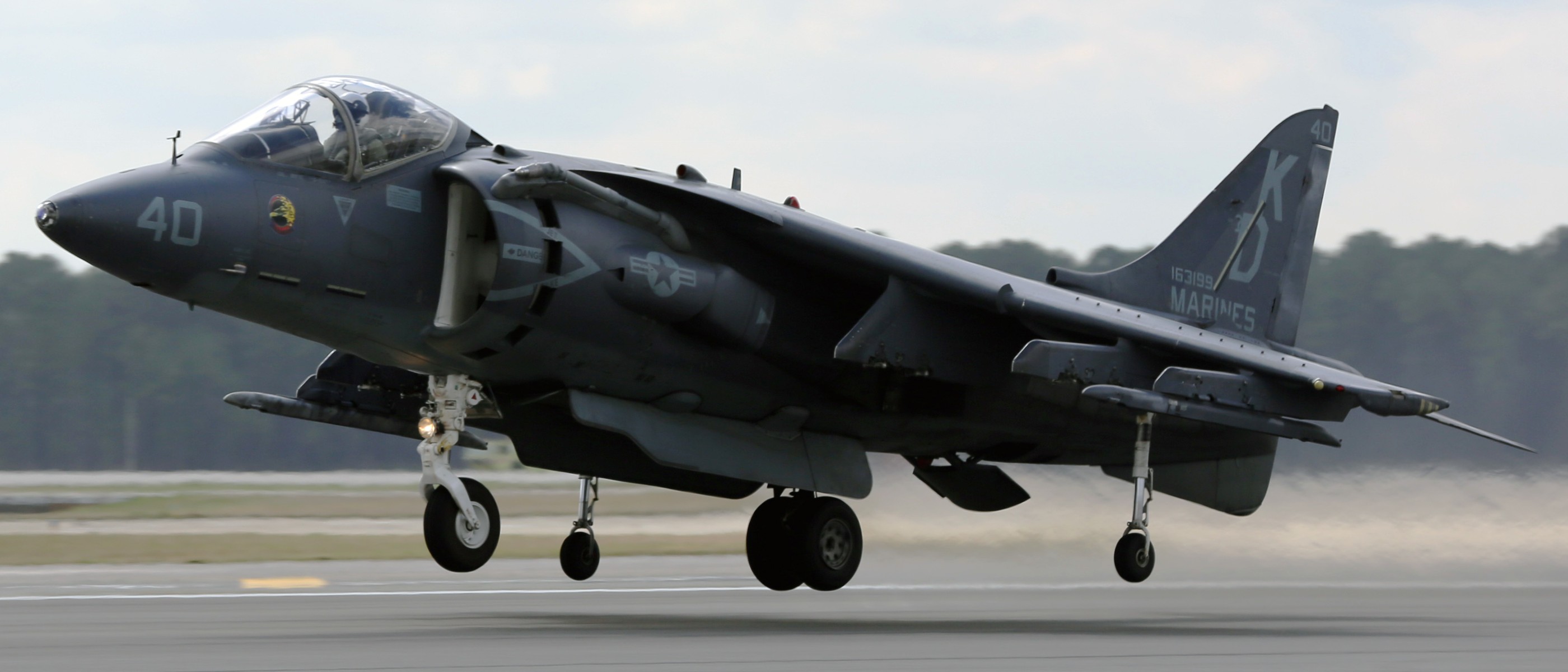 vmat-203 hawks marine attack training squadron av-8b harrier ii mcas cherry point north carolina 13p