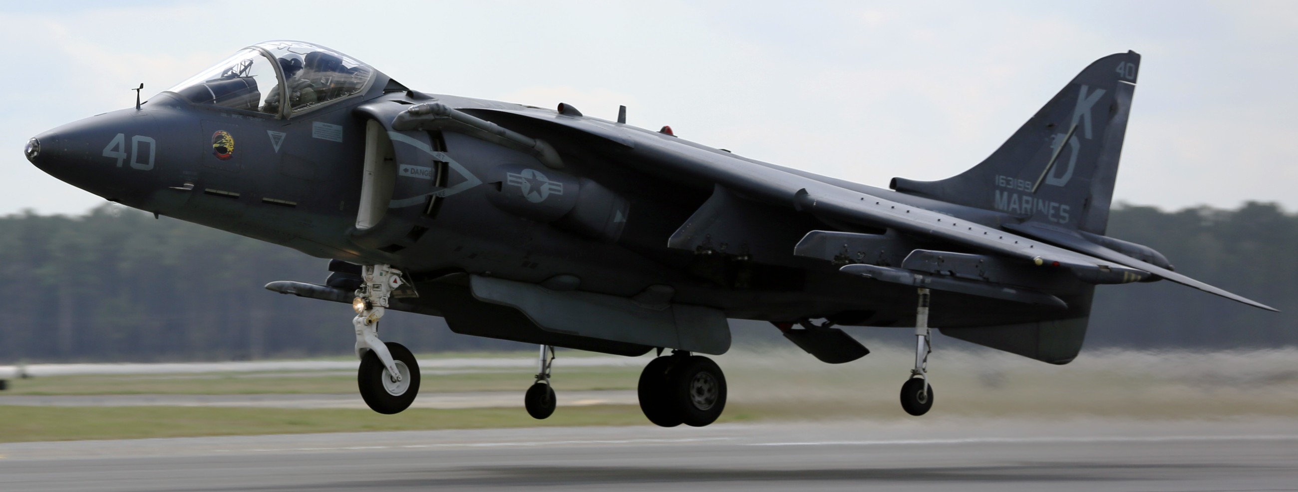 vmat-203 hawks marine attack training squadron av-8b harrier ii mcas cherry point north carolina 14p