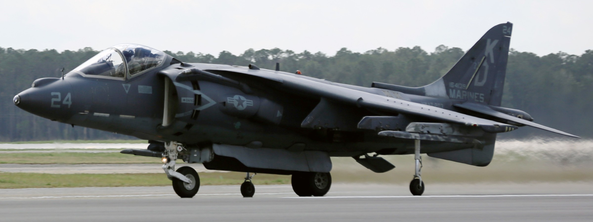 vmat-203 hawks marine attack training squadron av-8b harrier ii mcas cherry point north carolina 26p